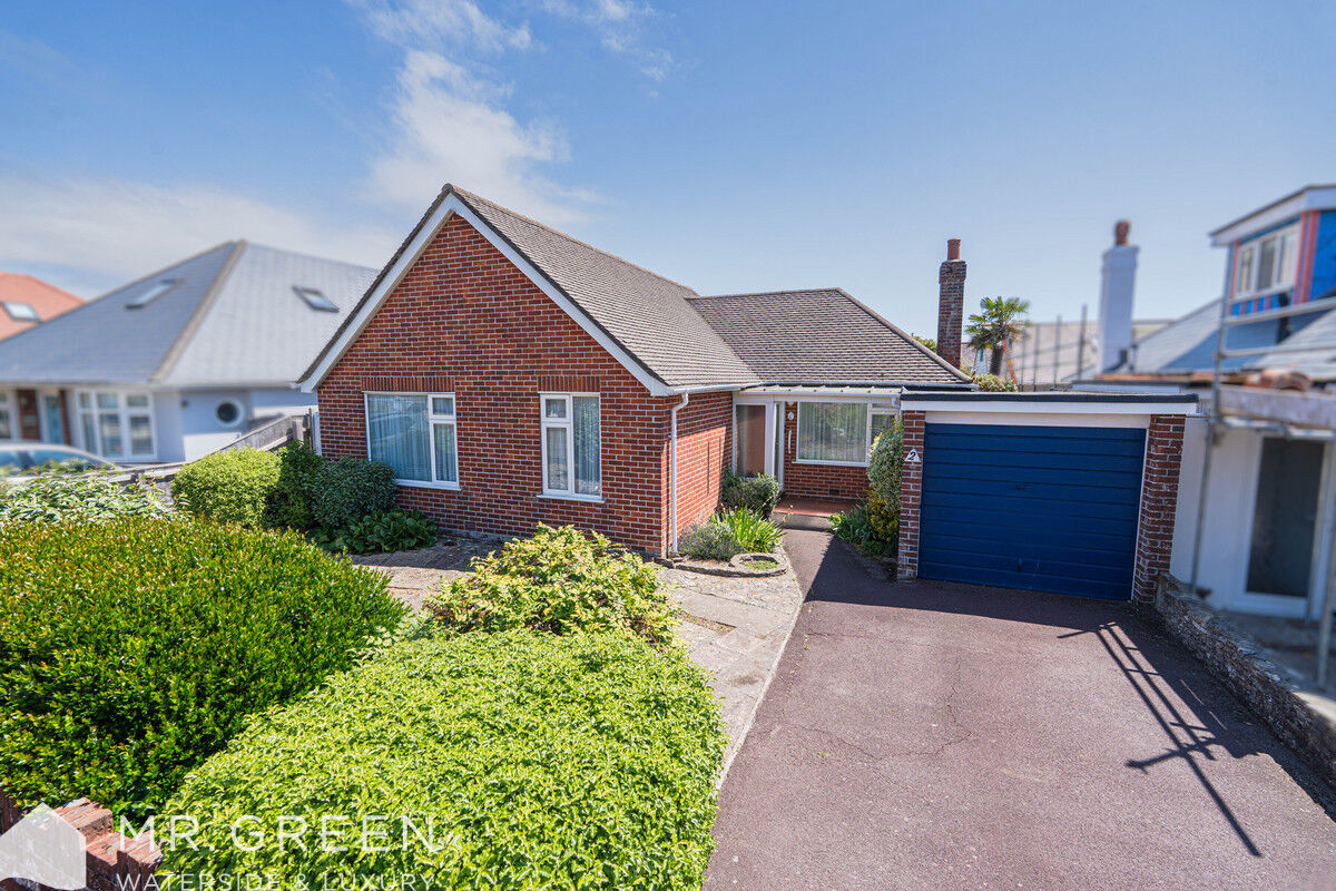Riversdale Road, Hengistbury Head, BH6 4LH