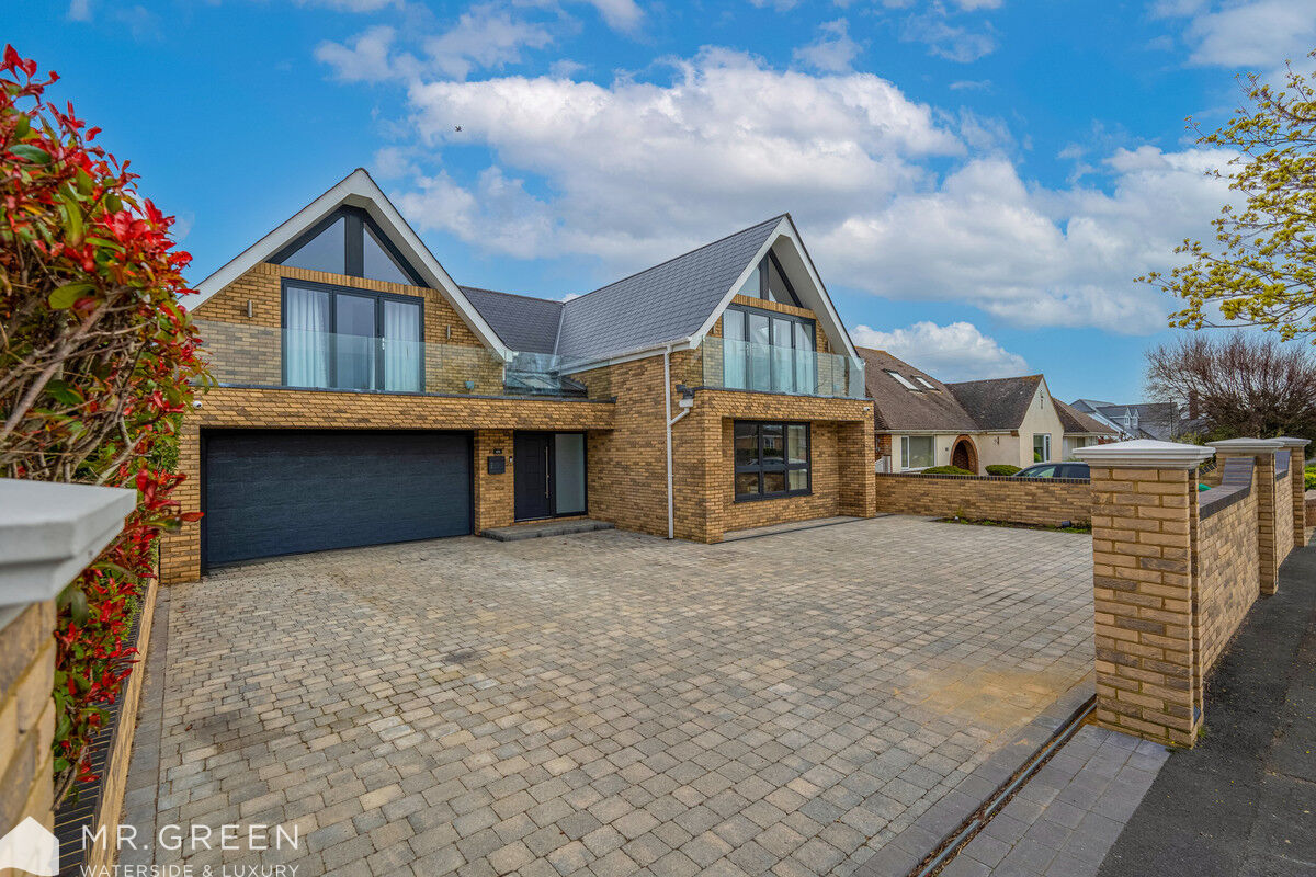 Broadway, Hengistbury Head, Southbourne, BH6 4EH