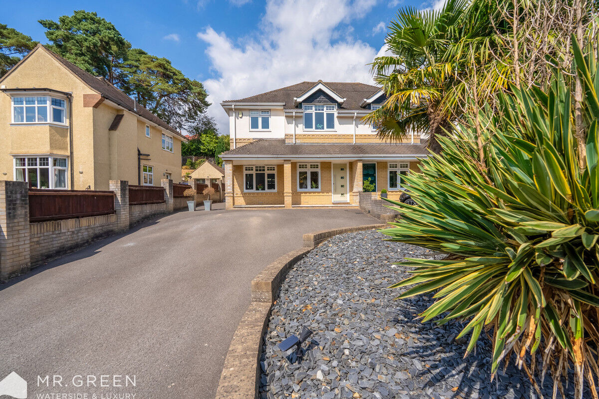 Queens Park Avenue, Queens Park, Bournemouth, BH8