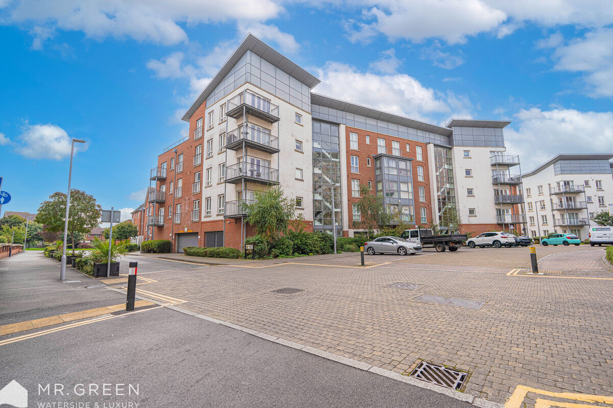 3 Avenel Way, Poole, Dorset, BH15 1YT