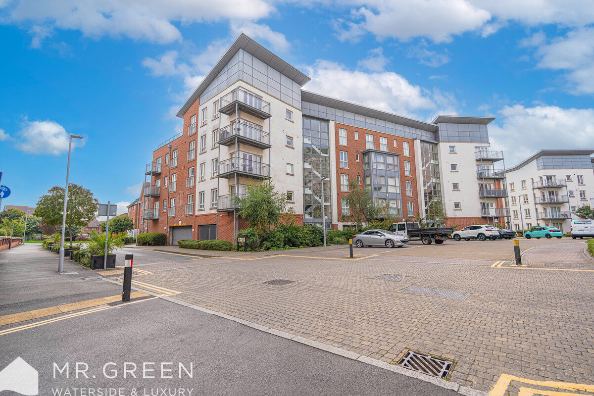 3 Avenel Way, Poole, Dorset, BH15 1YT