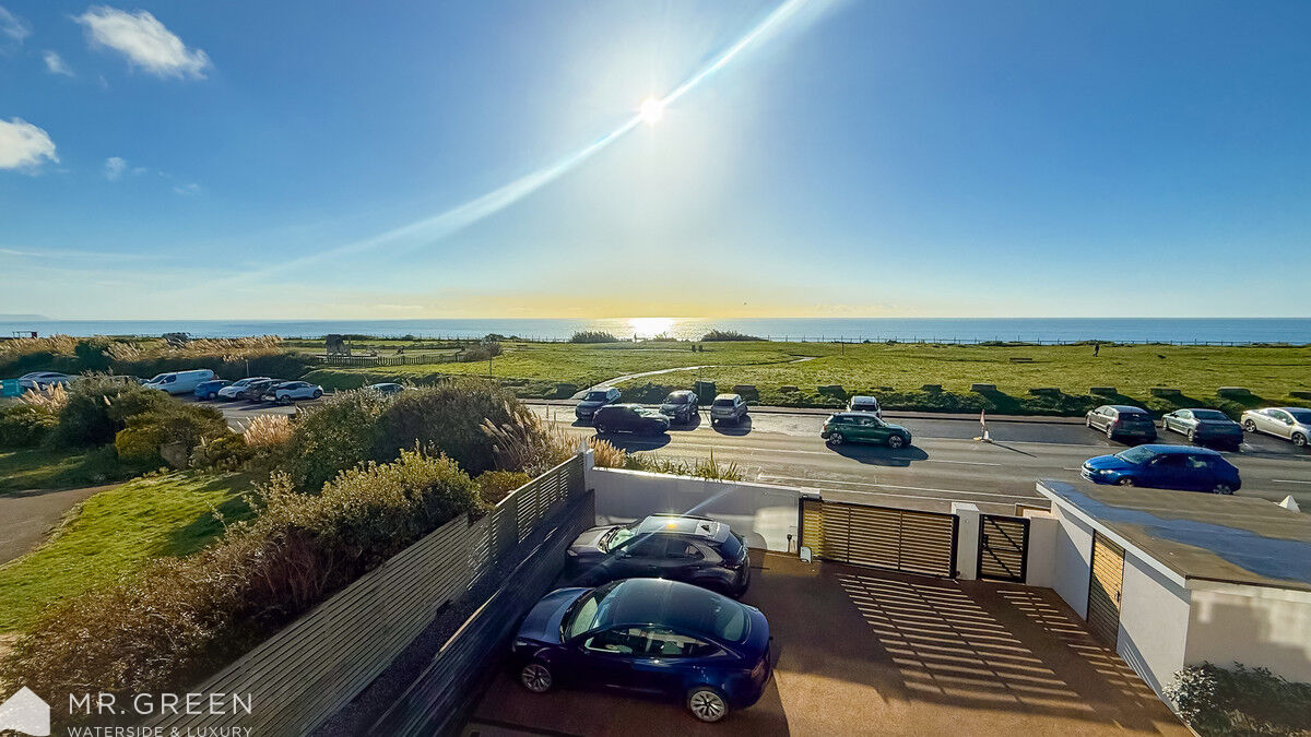 Aquarius, Boscombe Overcliff Drive, Bournemouth, BH5 2EJ
