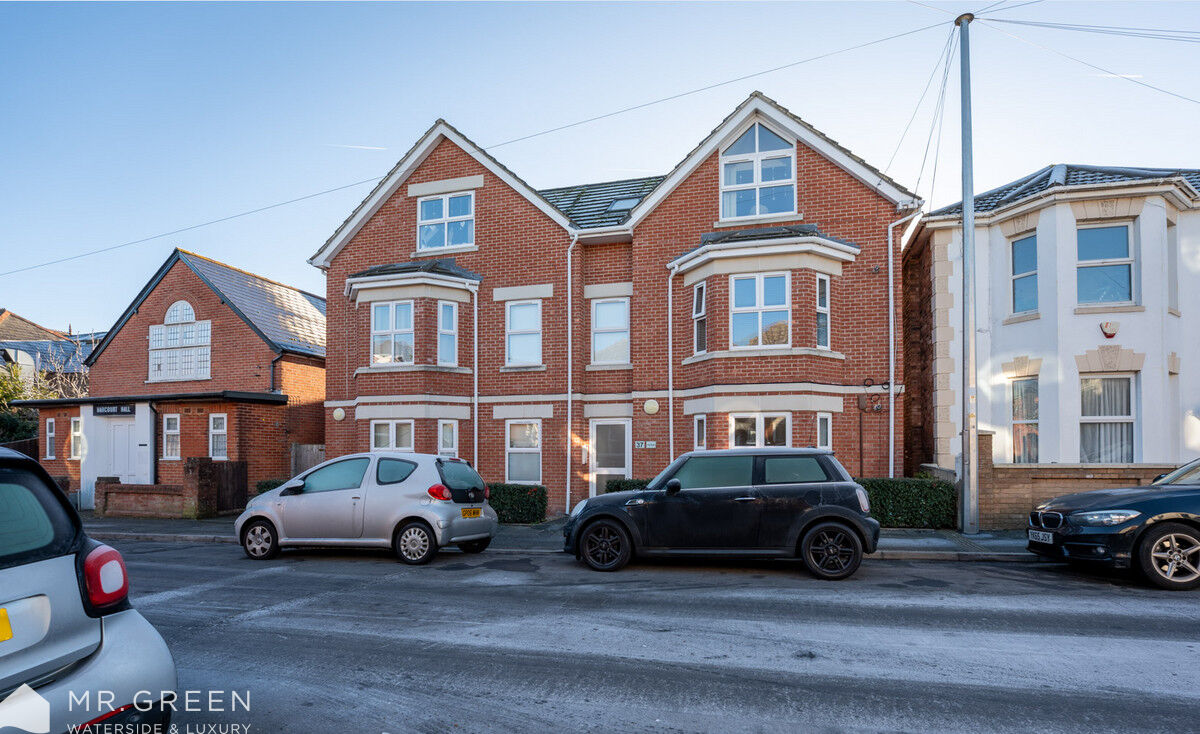 37 Harcourt Road, Bournemouth, Dorset, BH5 2JQ