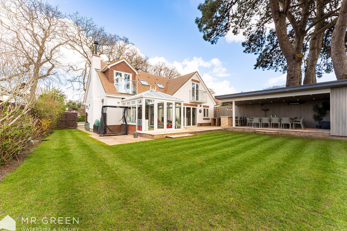 Private Drive Off The Grove, Christchurch, BH23