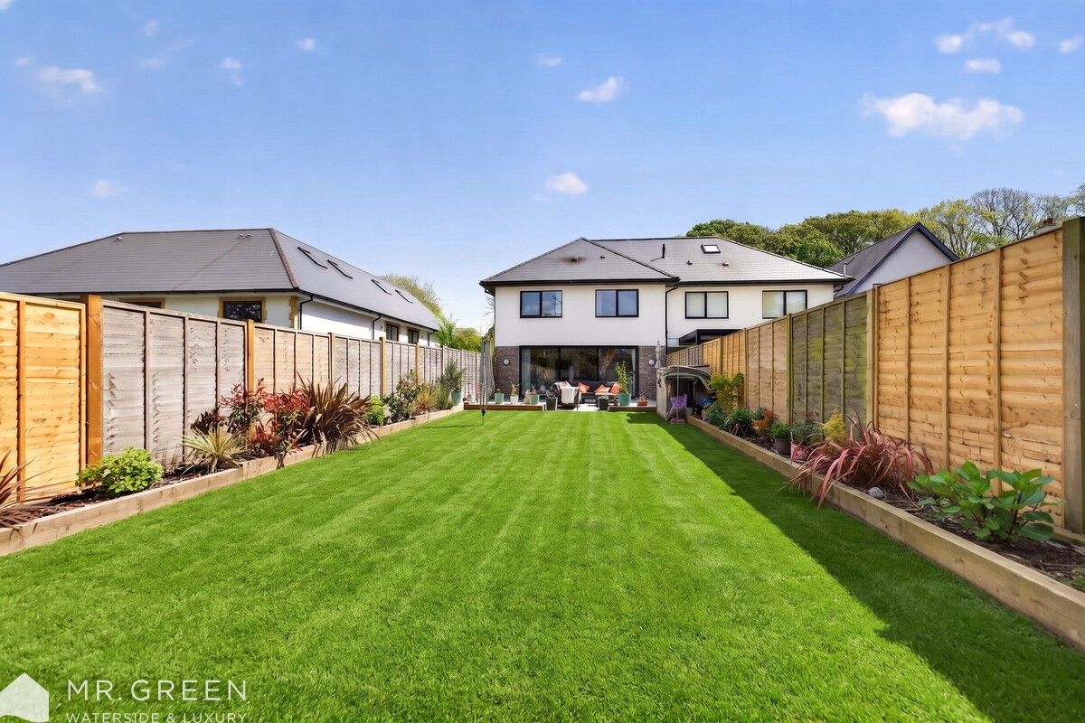 Carbery Avenue, Southbourne, Bournemouth, BH6 3LE