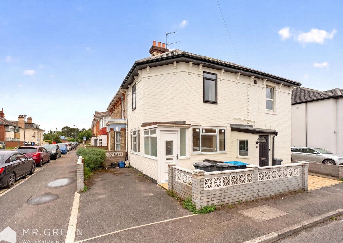 Tamworth Road, Bournemouth, BH7 6JG