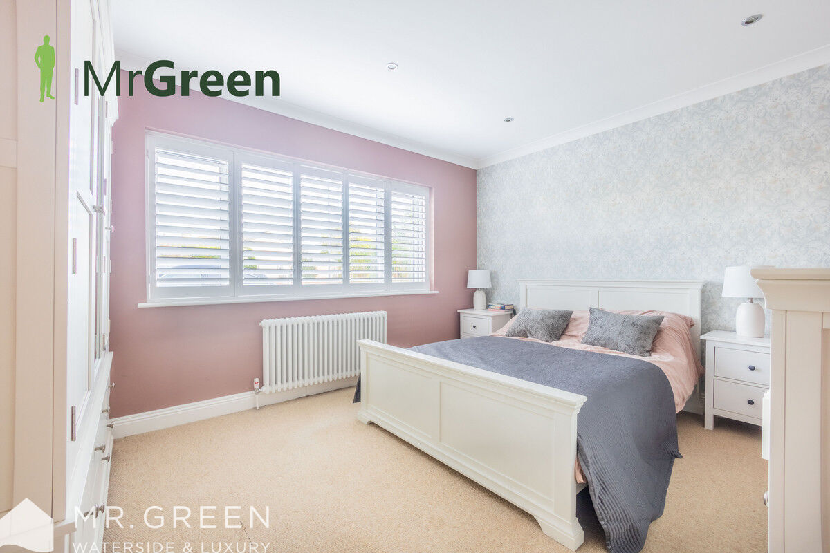 Burford Close, Christchurch, BH23 Mr Green Estate Agents