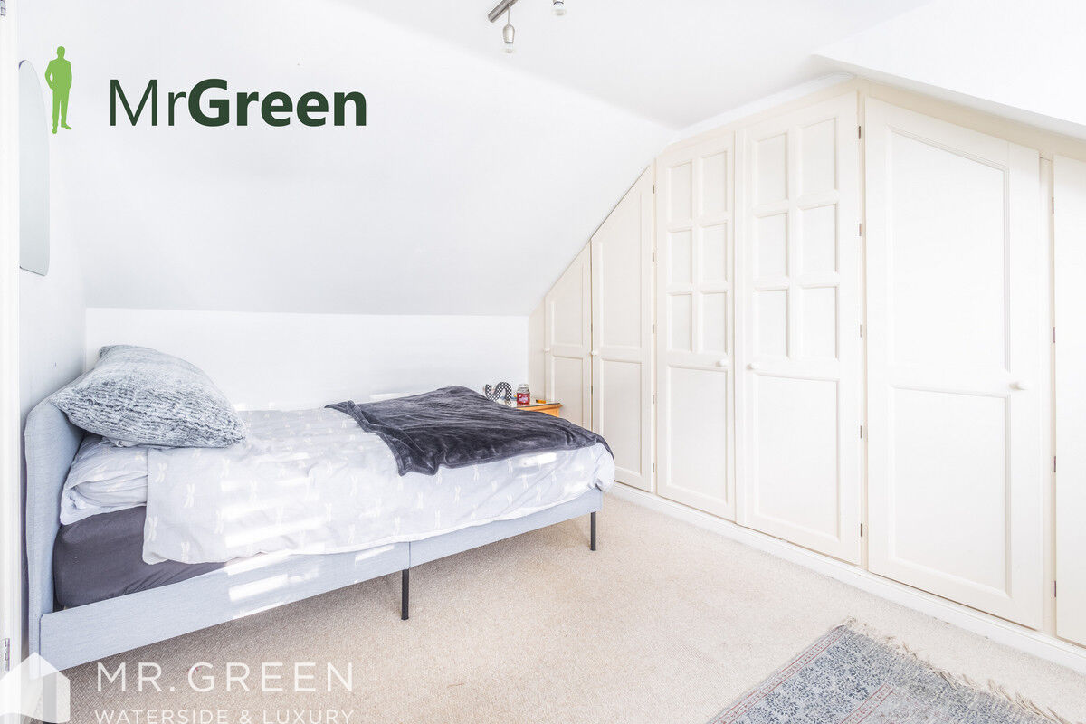 Burford Close, Christchurch, BH23 Mr Green Estate Agents