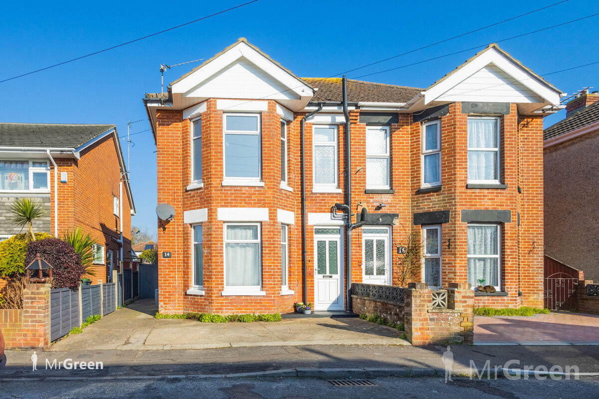 Moffat Road, Christchurch, BH23 Mr Green Estate Agents