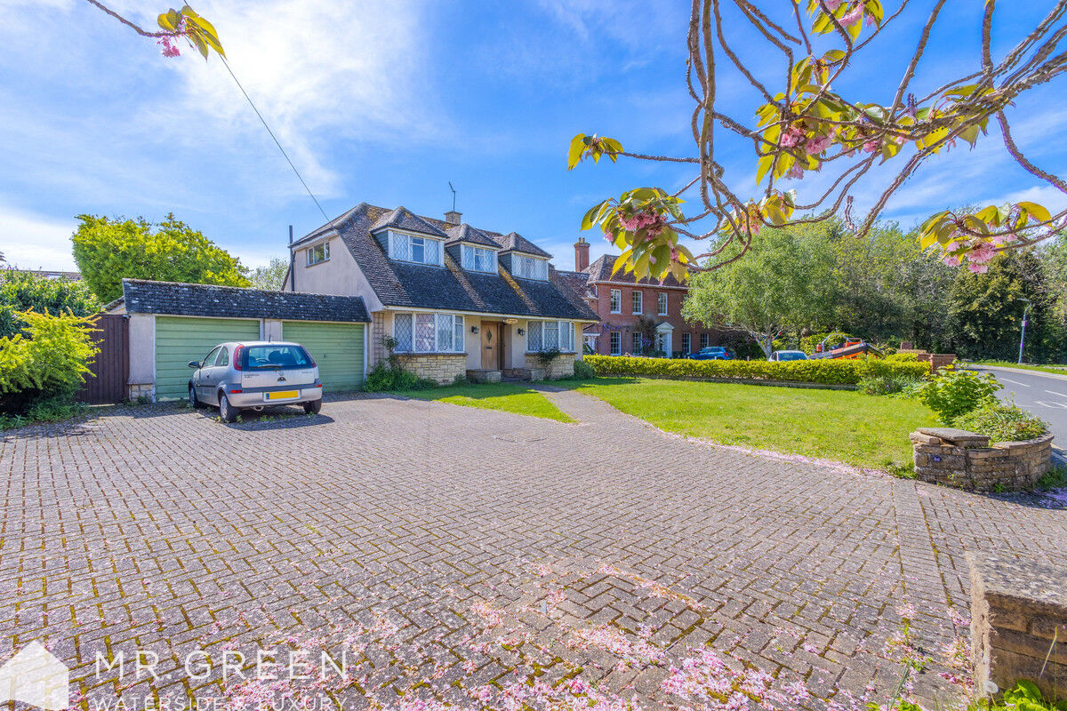 Wick Lane, Wick, Southbourne, Dorset, BH6 4JY Mr Green Estate Agents