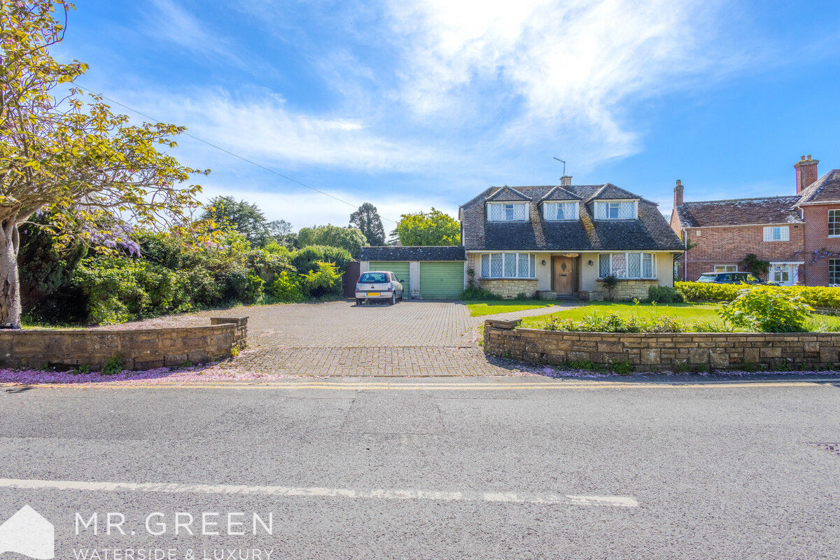 Wick Lane, Wick, Southbourne, Dorset, BH6 4JY Mr Green Estate Agents