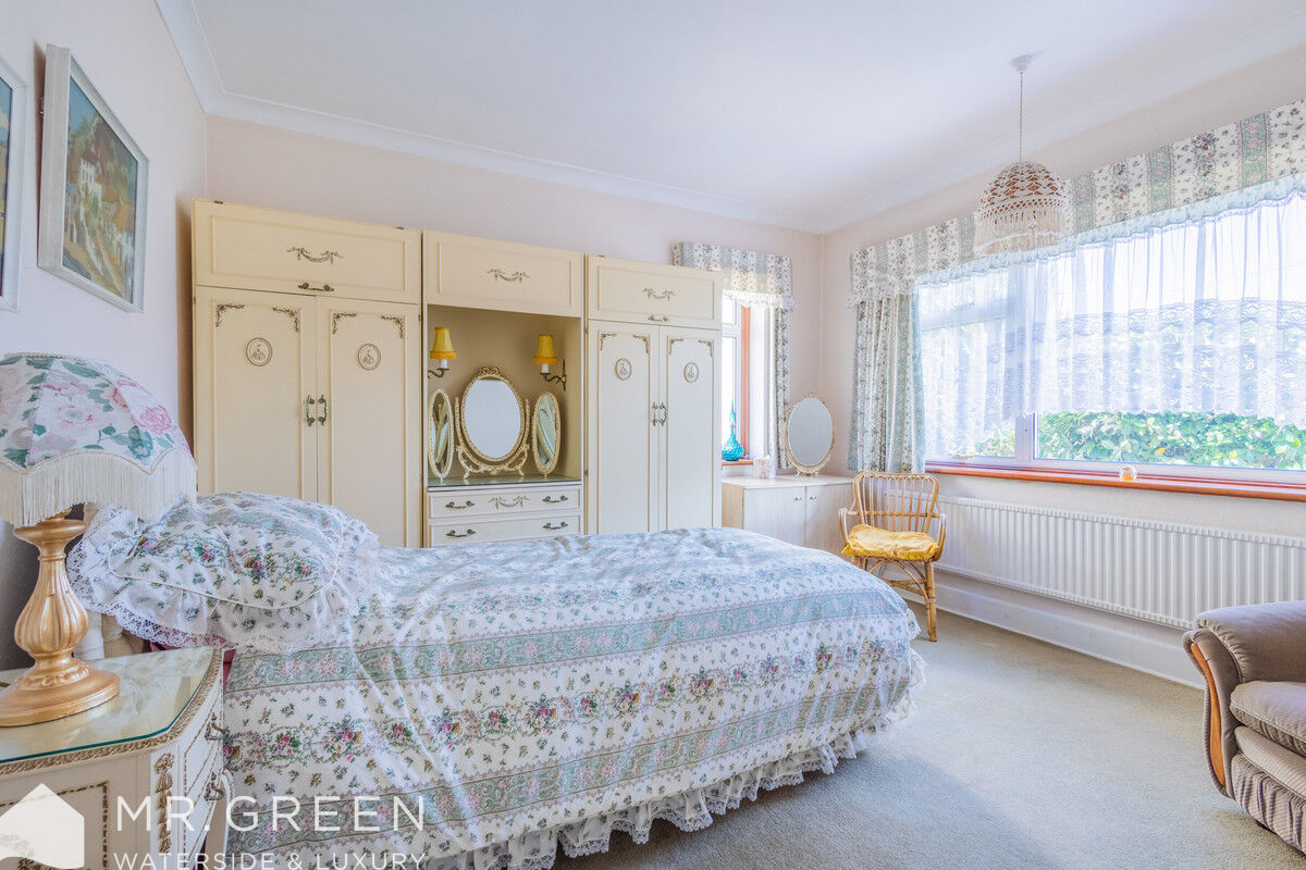 Burford Close, Christchurch, Dorset, BH23 2QF Mr Green Estate Agents