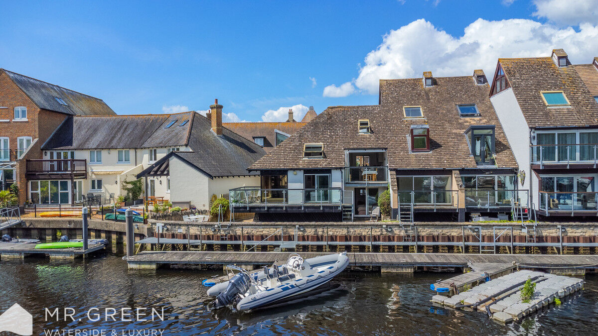 Avon Wharf, Bridge Street, Christchurch, Dorset, BH23 1DZ