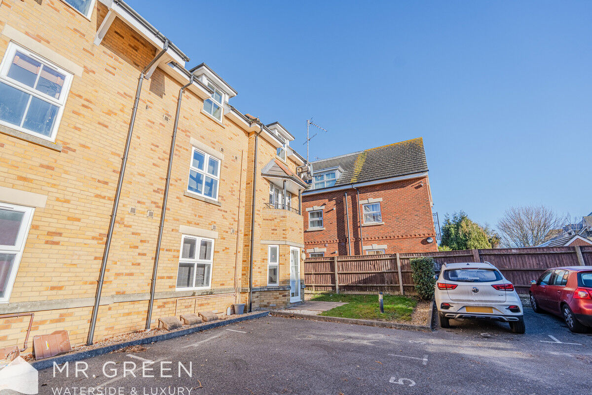 Grantley Road, Bournemouth, Dorset, BH5 1HW Mr Green Estate Agents