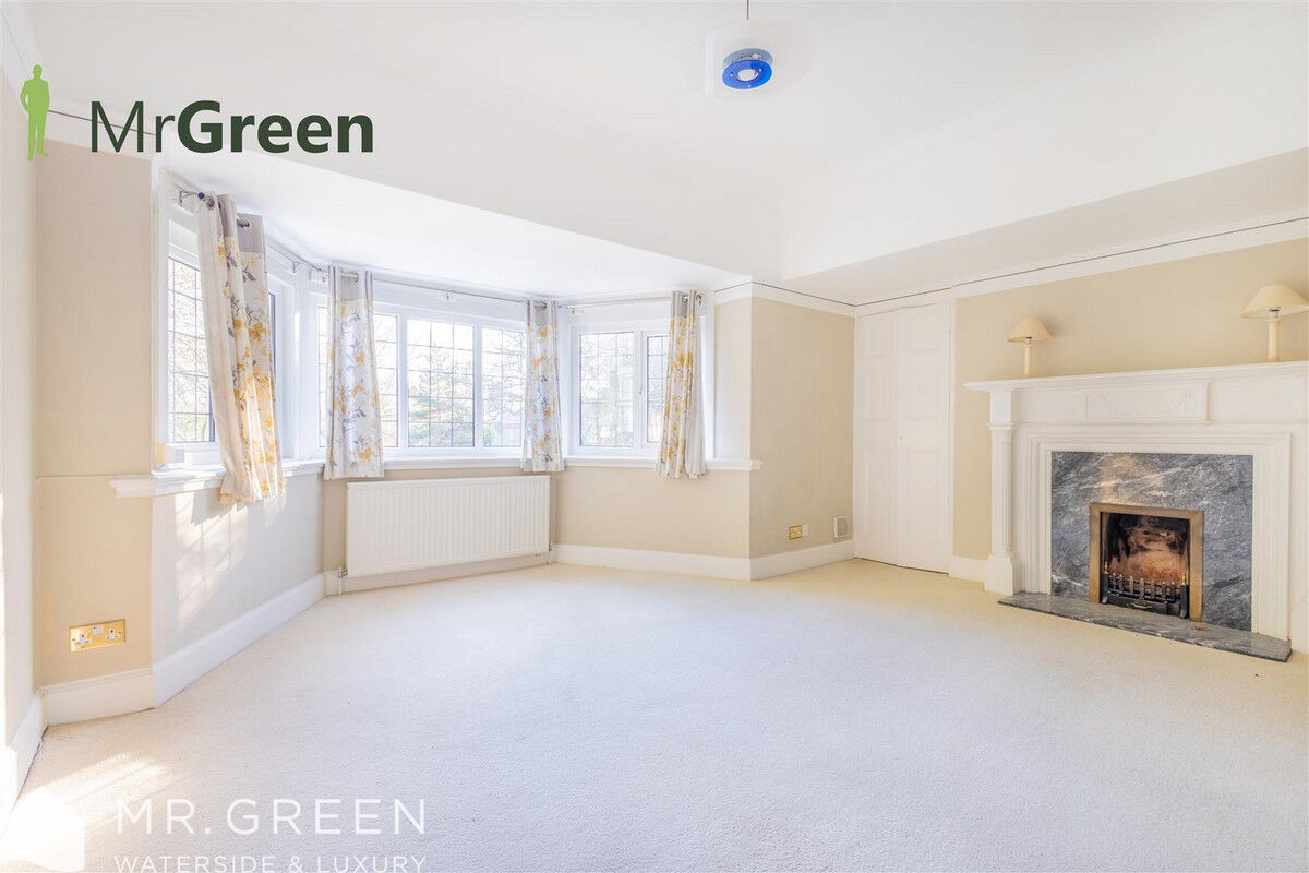 East Avenue, Talbot Woods, Bournemouth, Dorset, BH3 7BY Mr Green