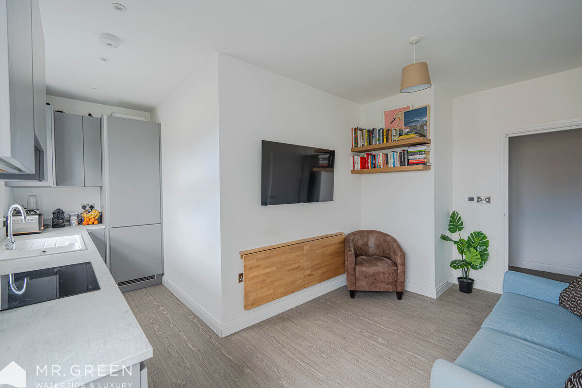 Southbourne Road, Southbourne, Bournemouth, BH6 5AD