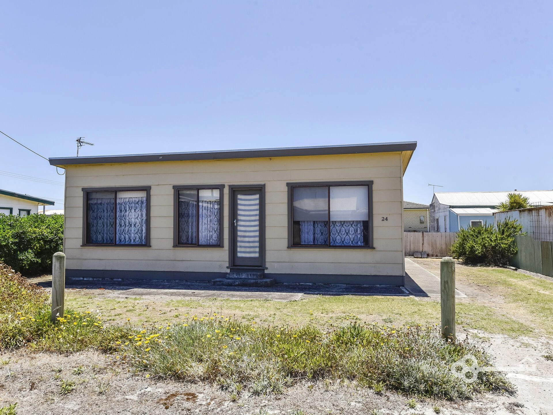 Property enquiry form background image