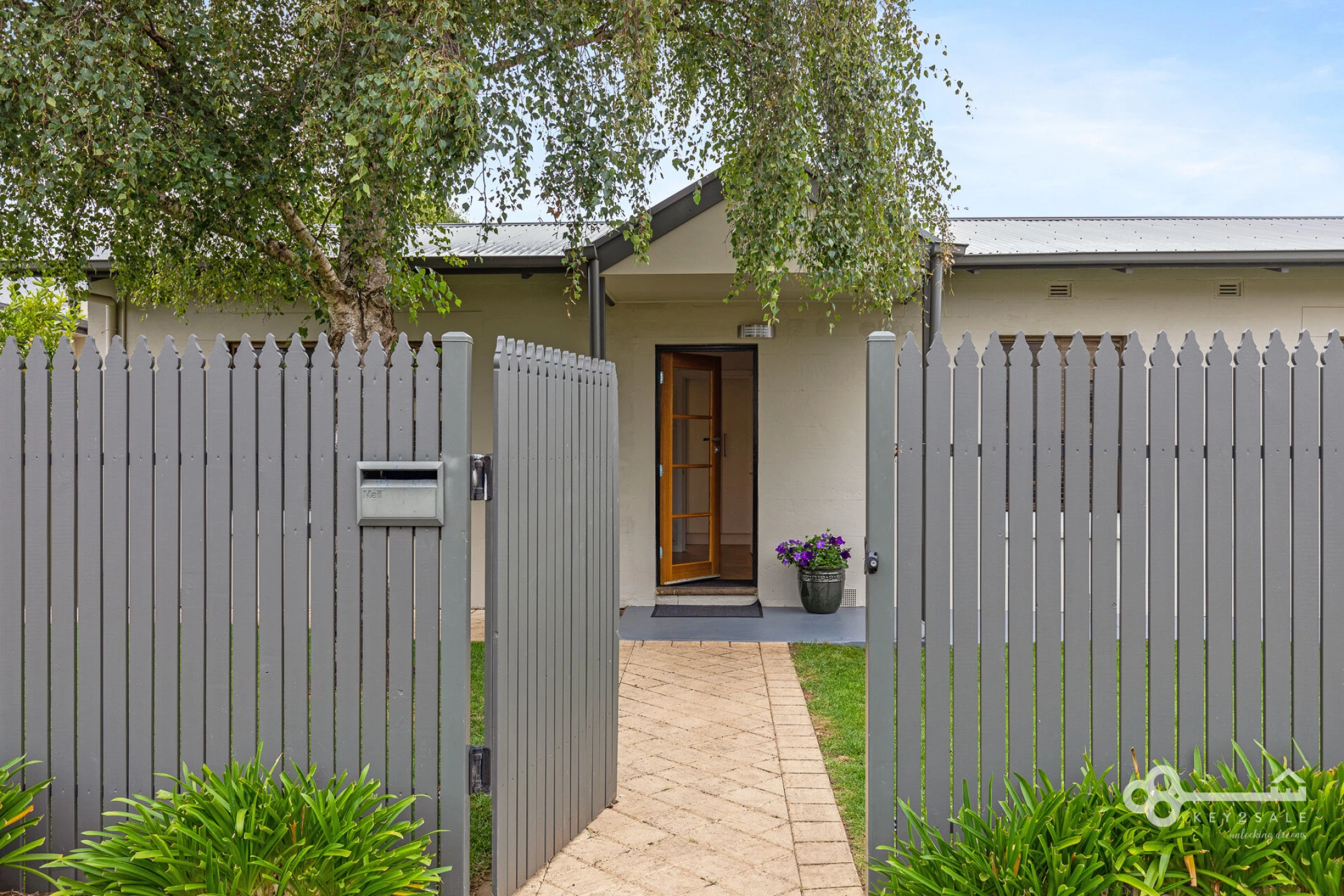 Property enquiry form background image