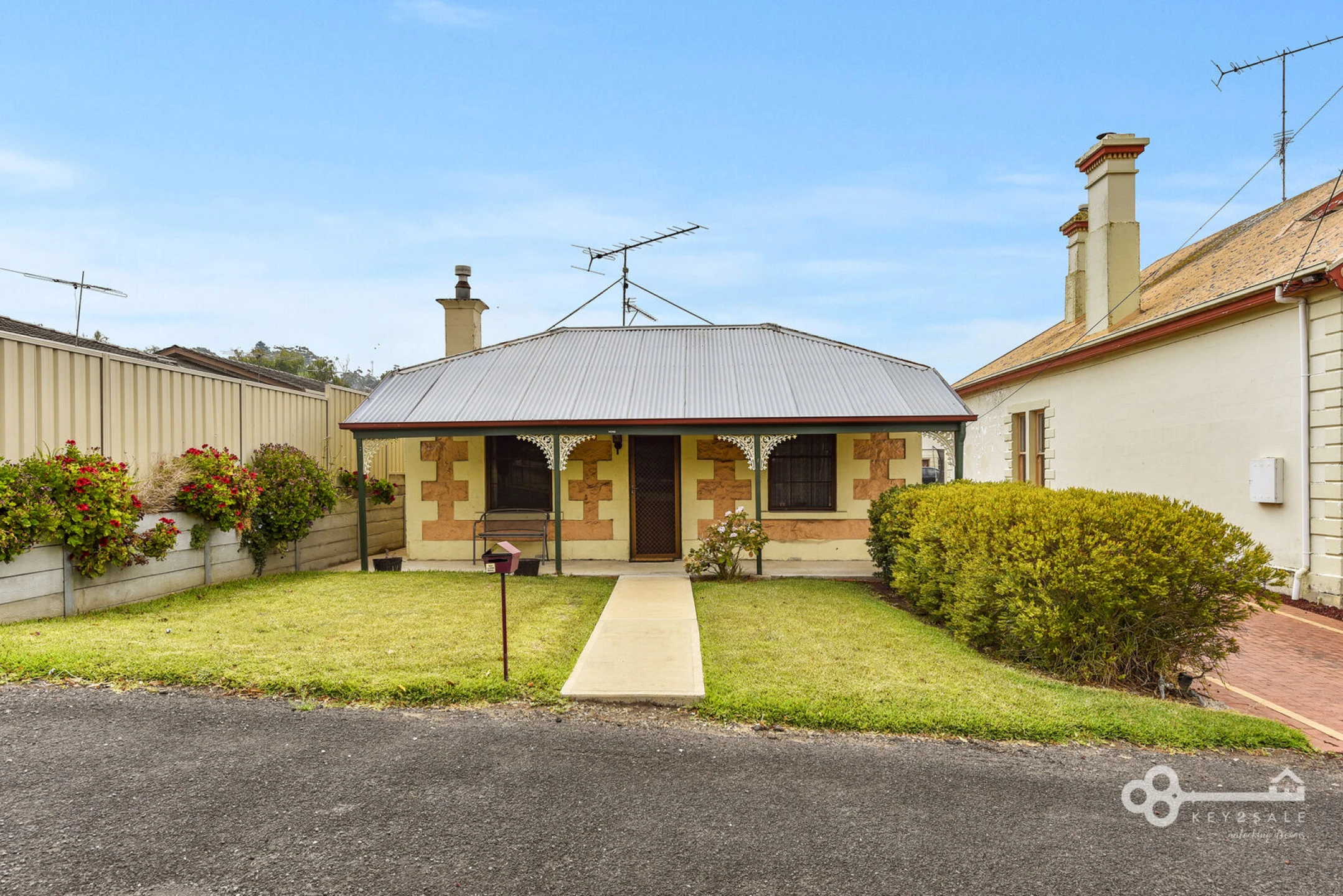 Property enquiry form background image
