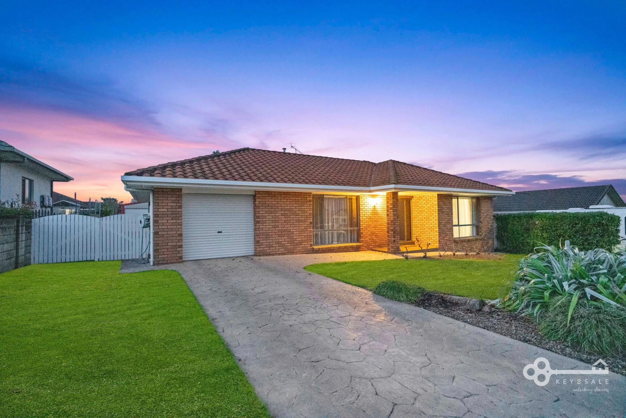 Property enquiry form background image