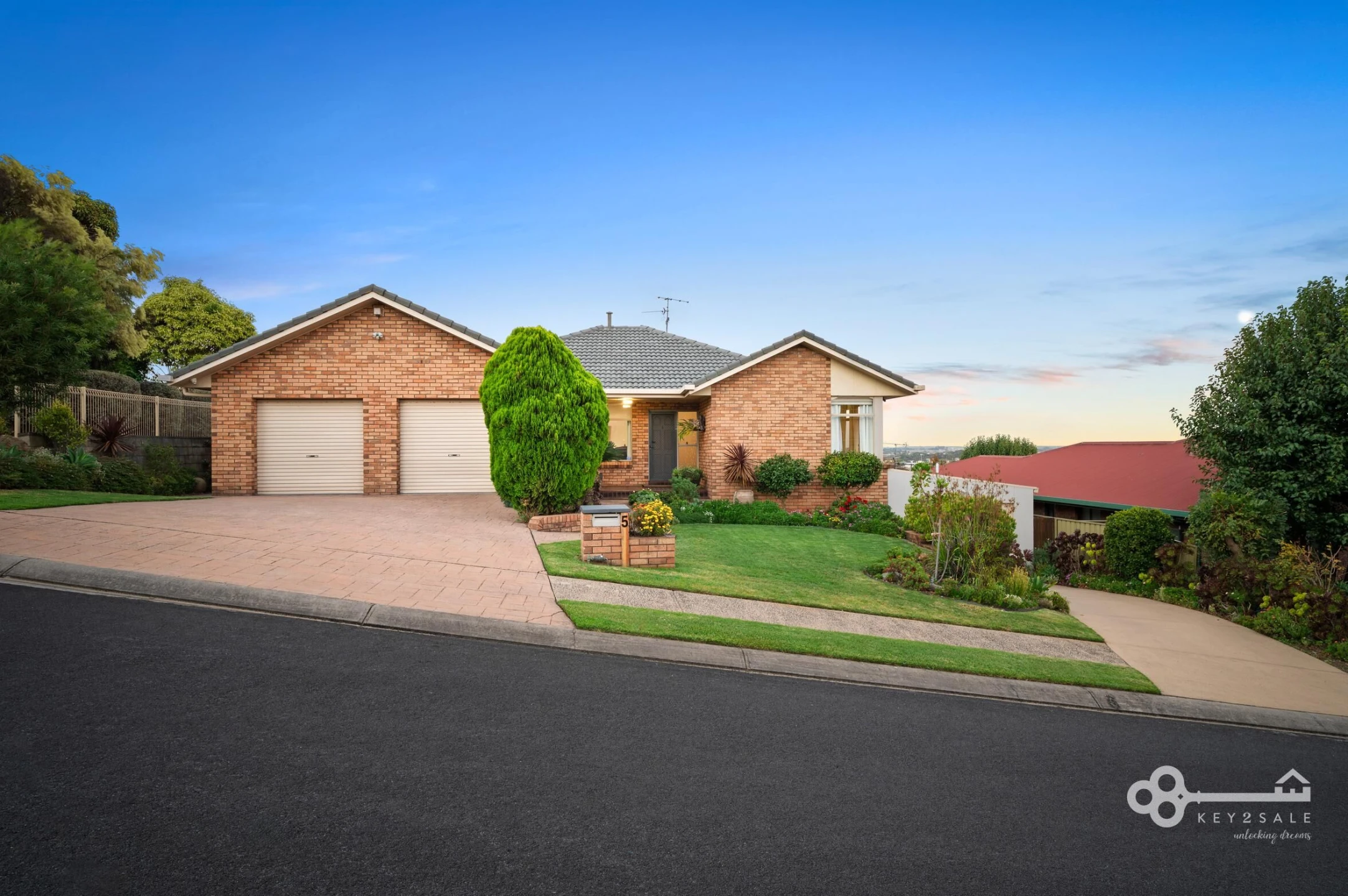 Property enquiry form background image