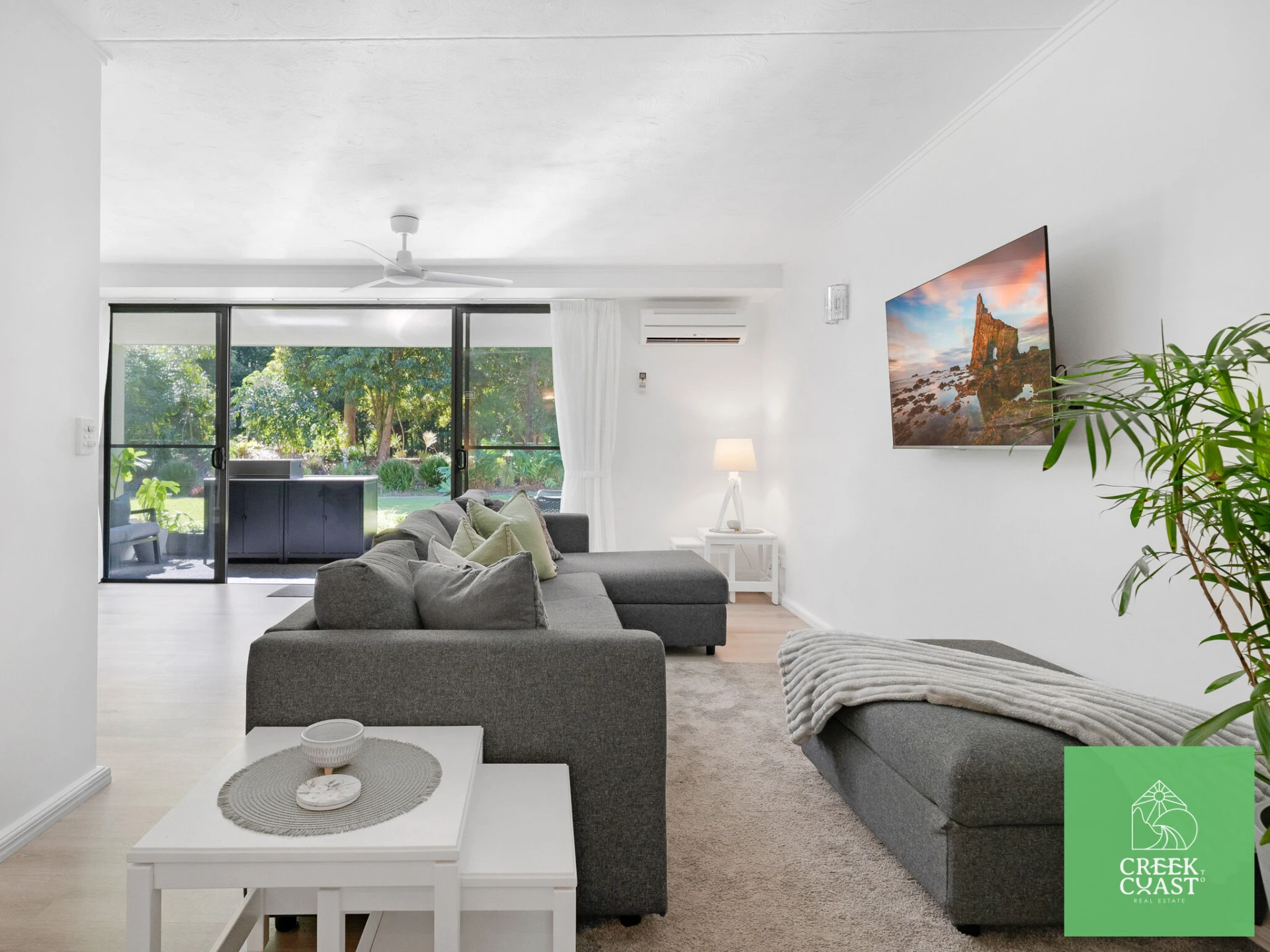 Property enquiry form background image