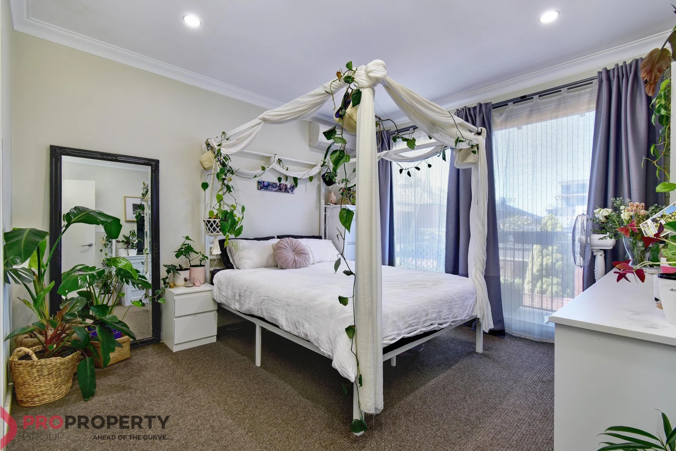 Property enquiry form background image