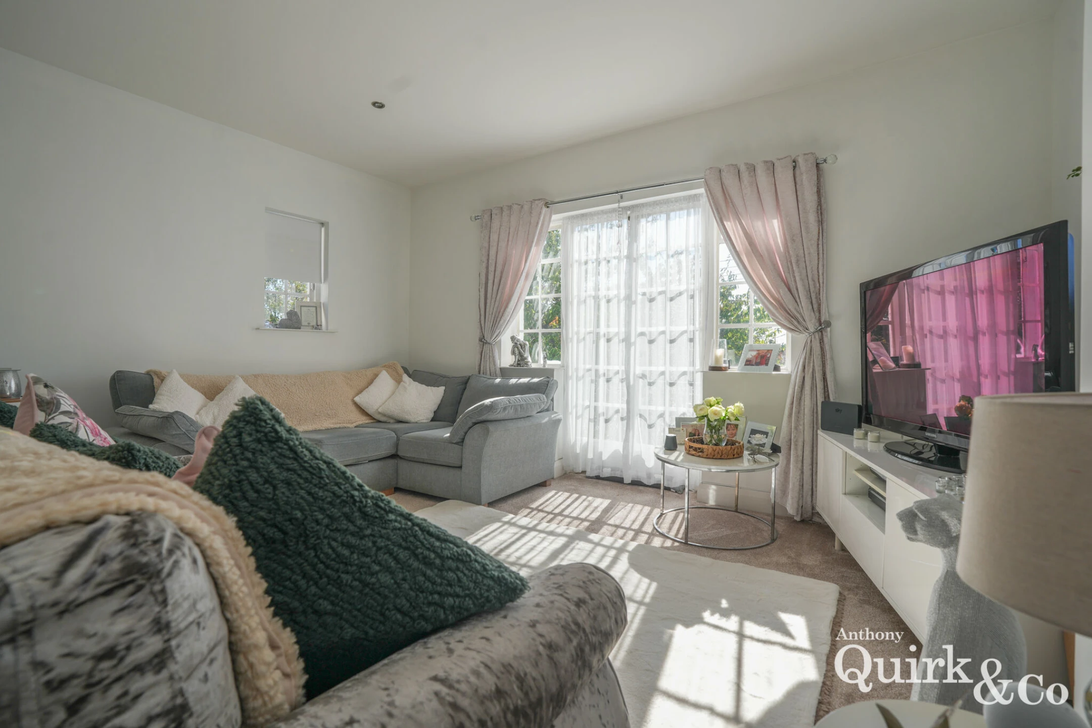 Property enquiry form background image