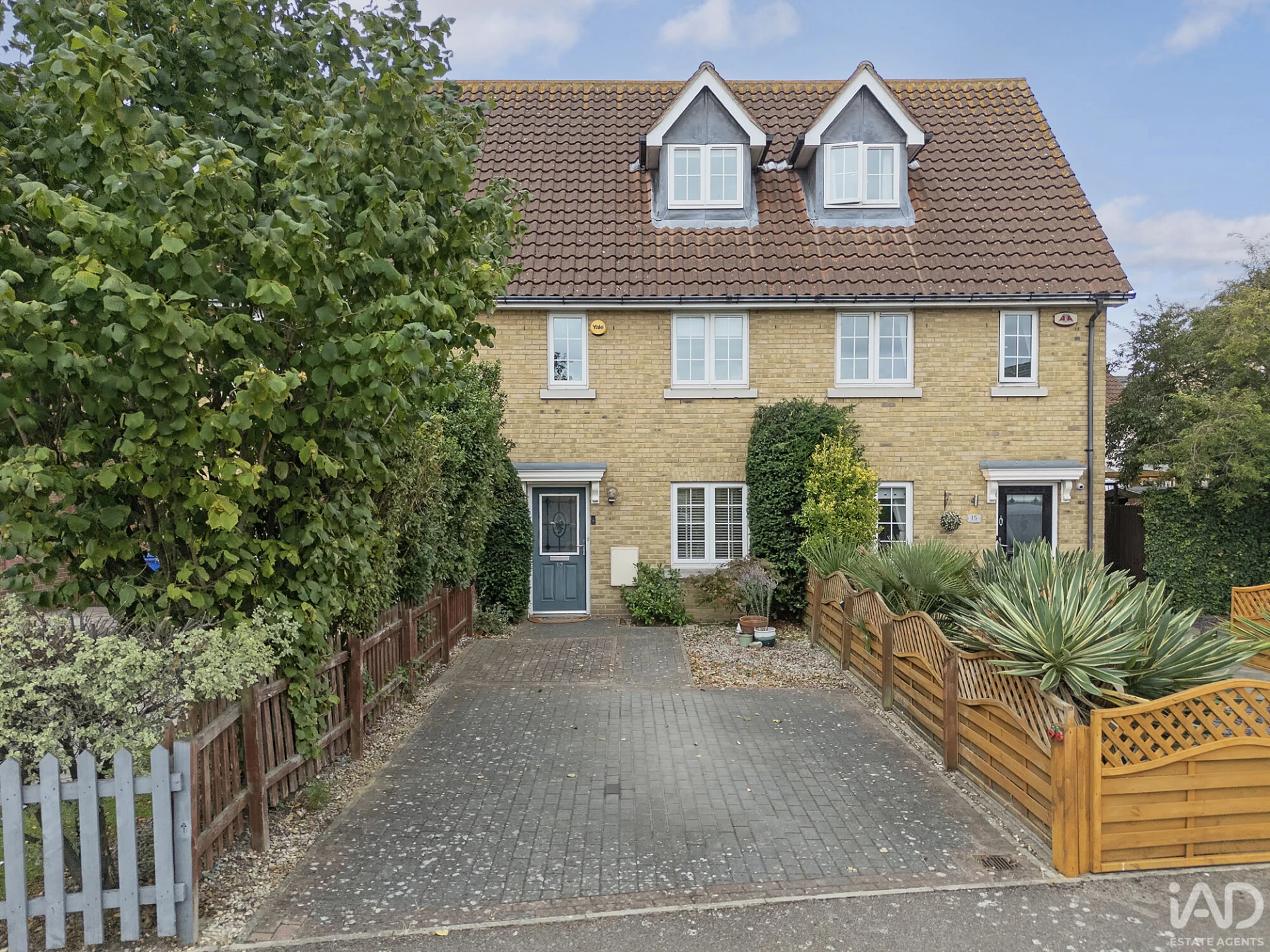 Property enquiry form background image