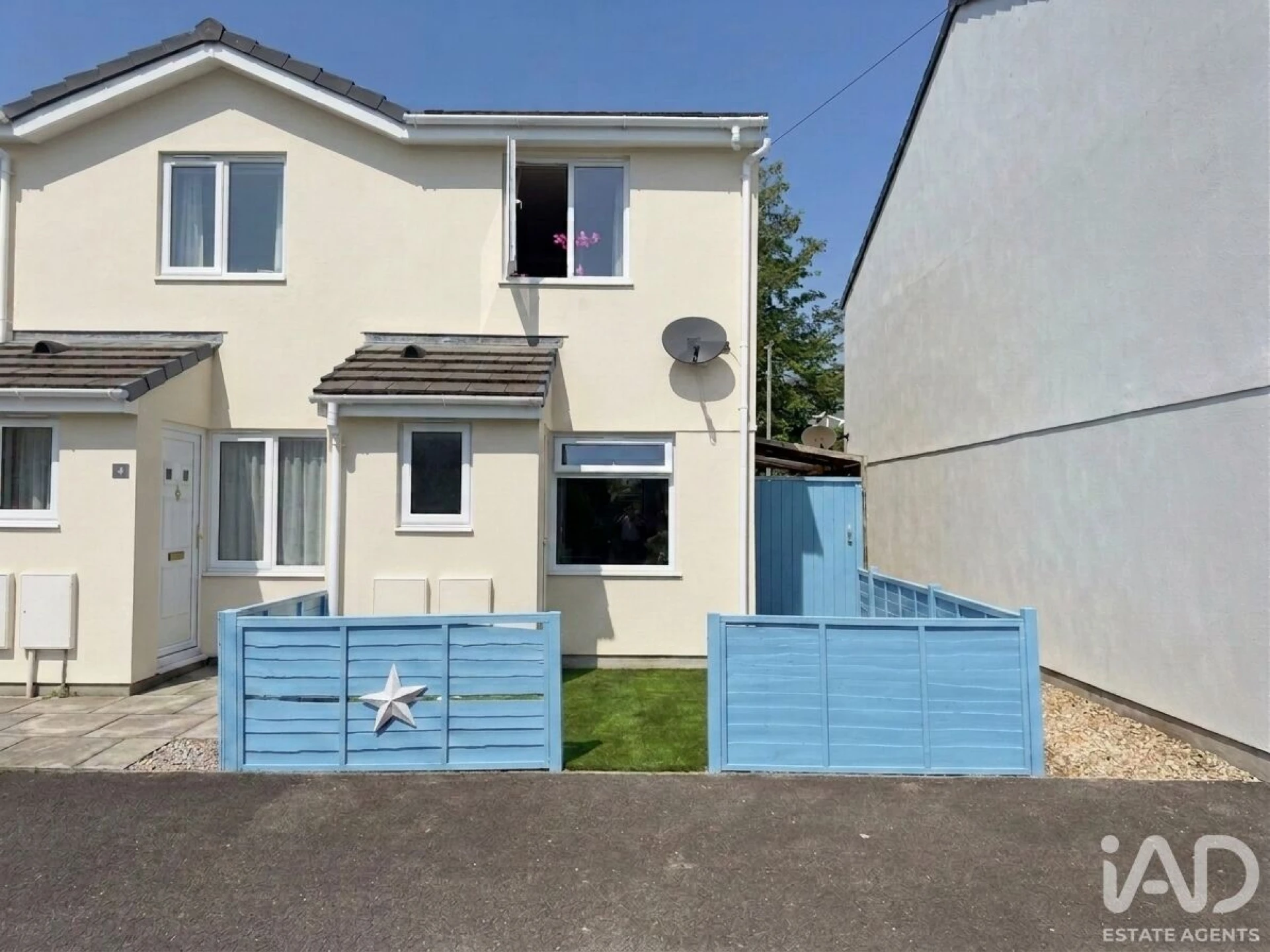 Property enquiry form background image