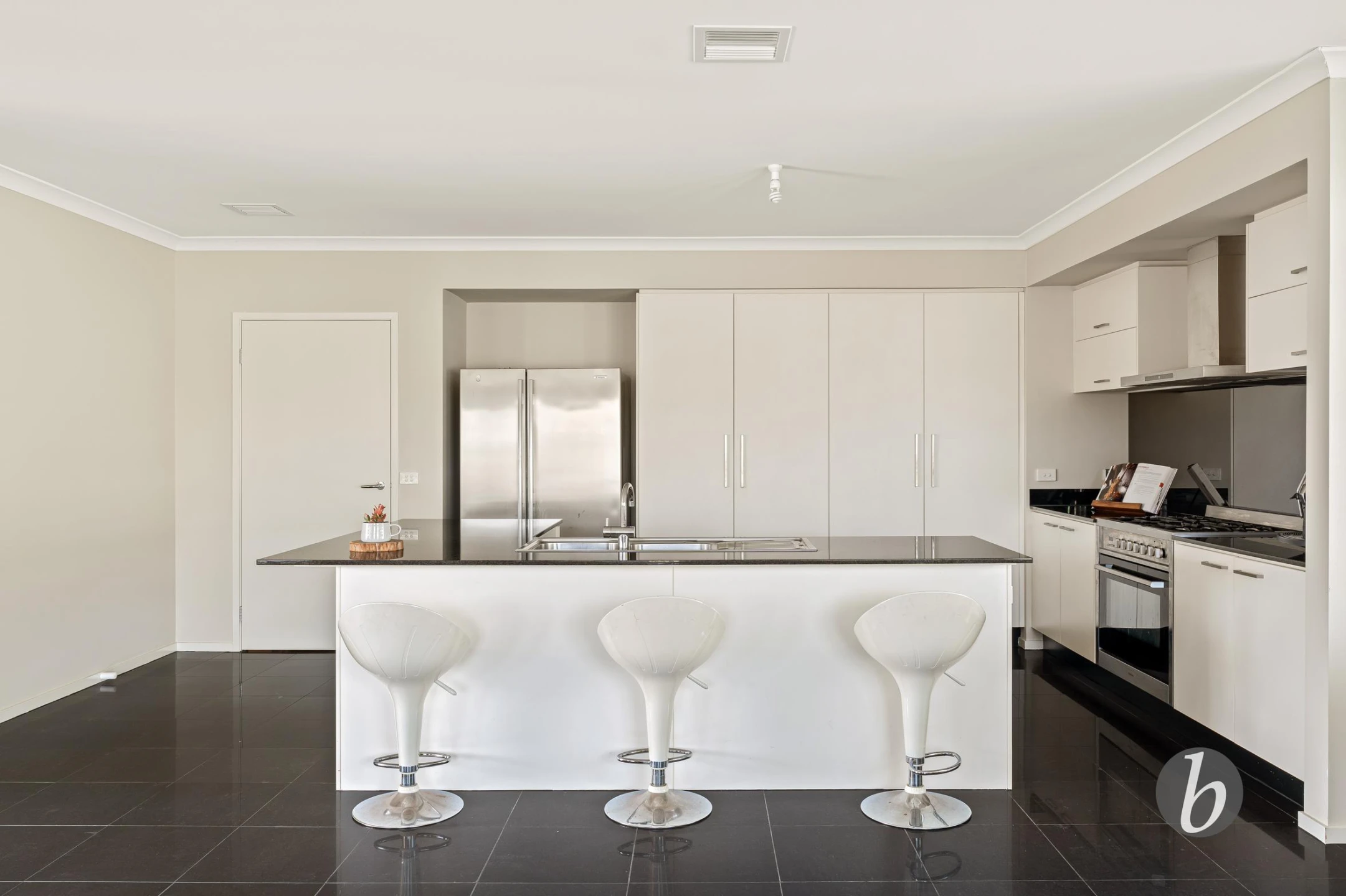 8 Kangerong Avenue, Dromana VIC 3936, Dromana - Thumbnail 7