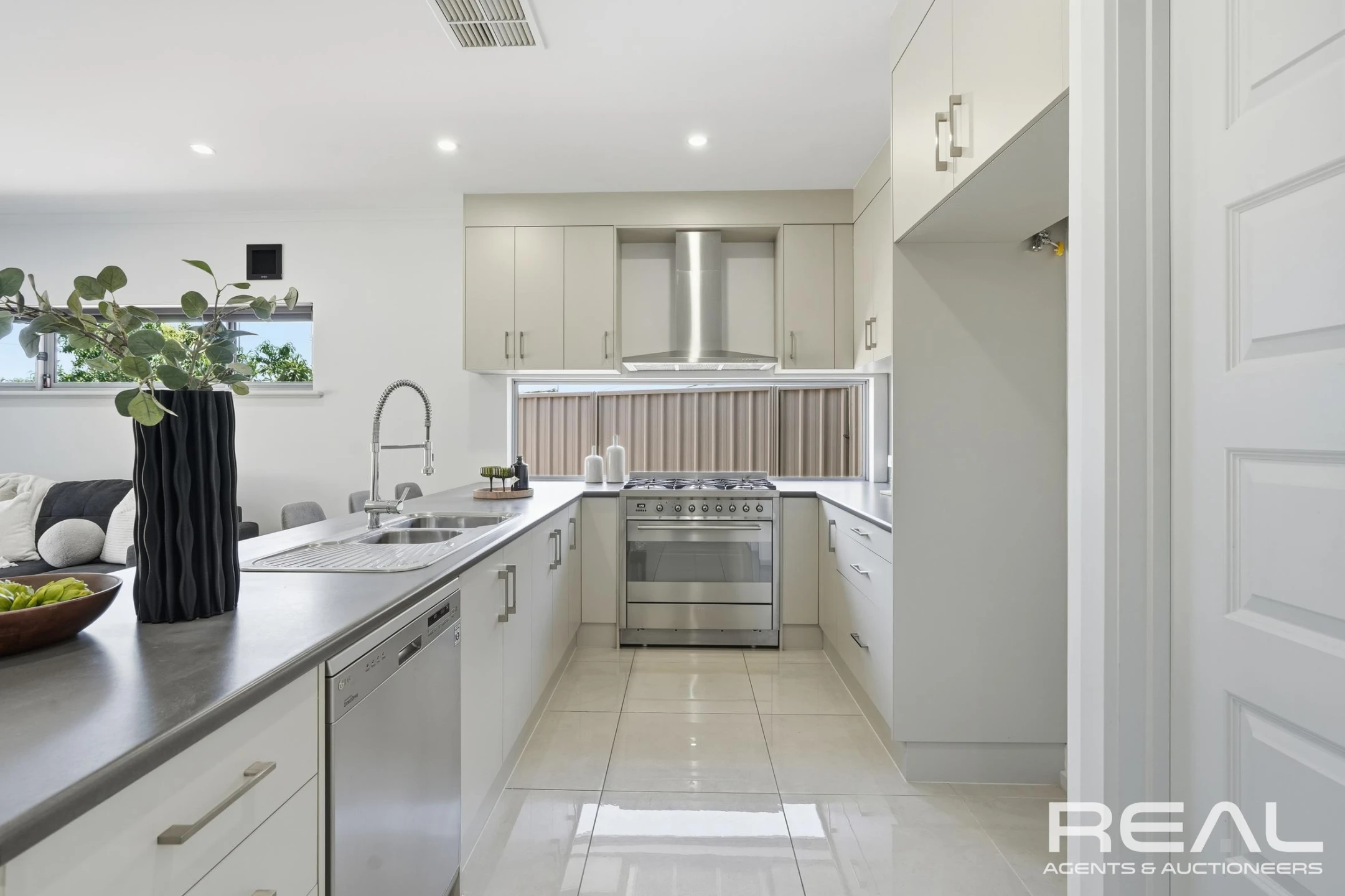 4 Patterson Close, VISTA SA 5091, Vista - Thumbnail 8