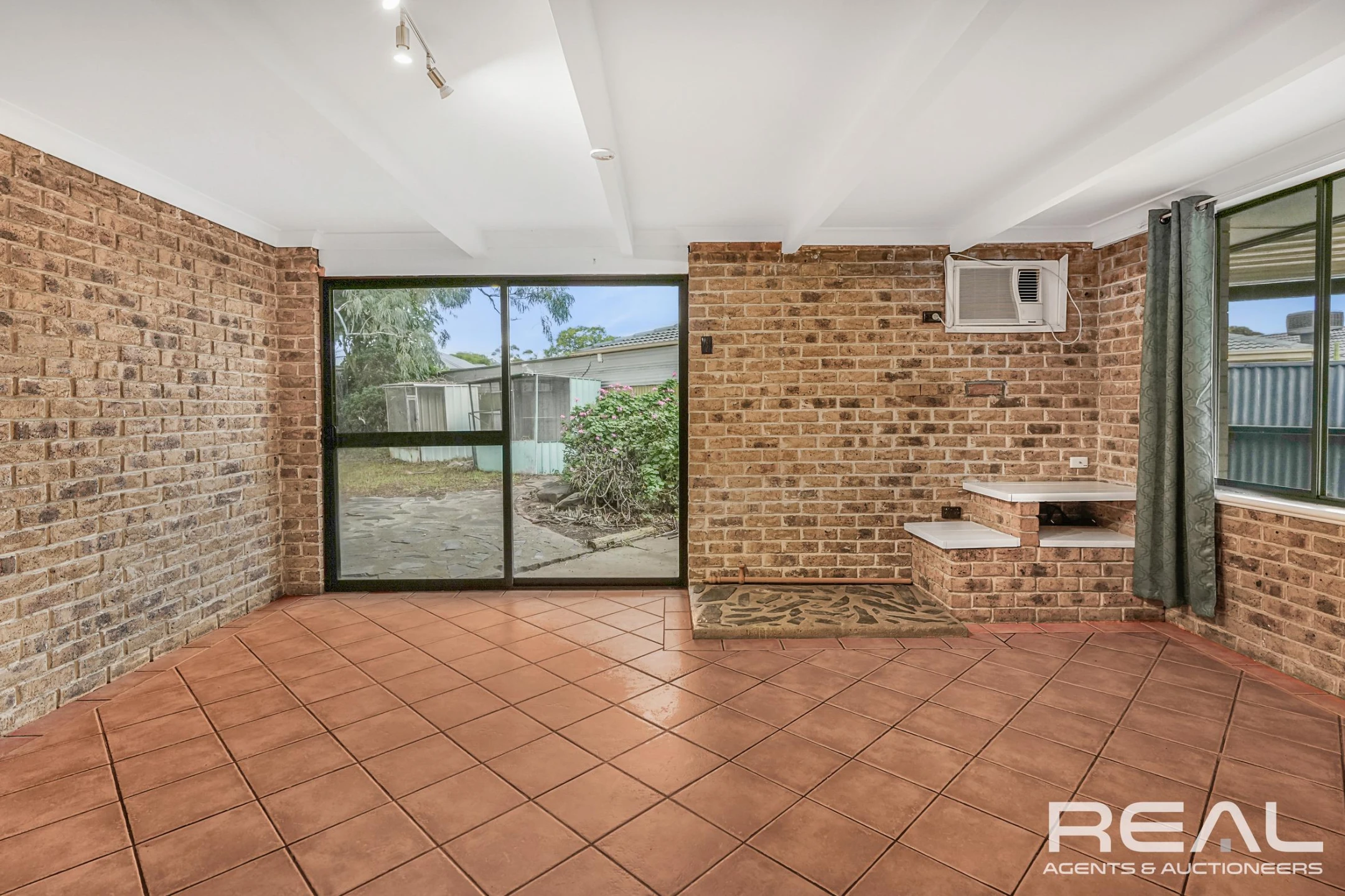 5 Dunne Crescent, Salisbury East SA 5109, Salisbury East - Thumbnail 4