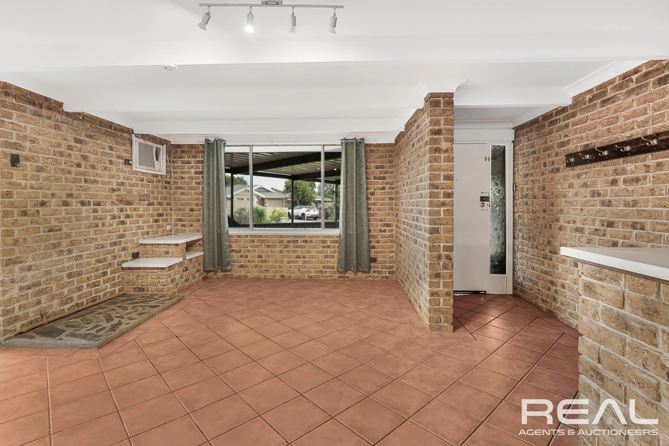 5 Dunne Crescent, Salisbury East SA 5109, Salisbury East - Thumbnail 5