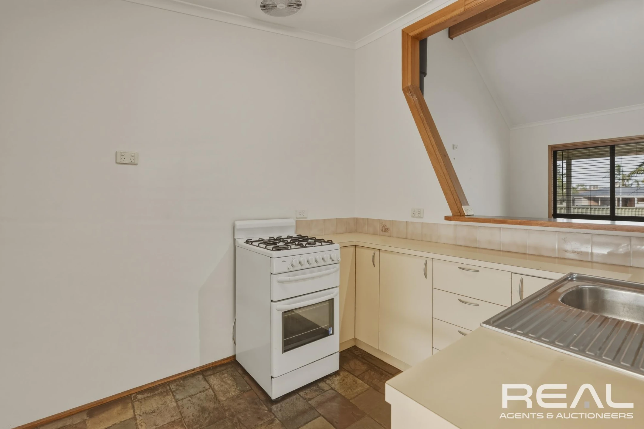 5 Everard Avenue, Andrews Farm SA 5114, Andrews Farm - Thumbnail 8