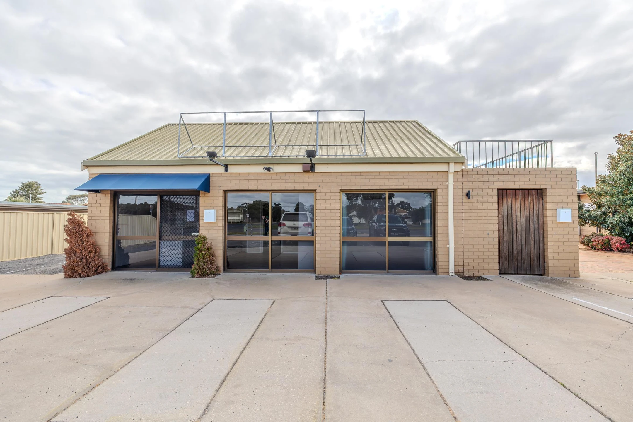 Listing image