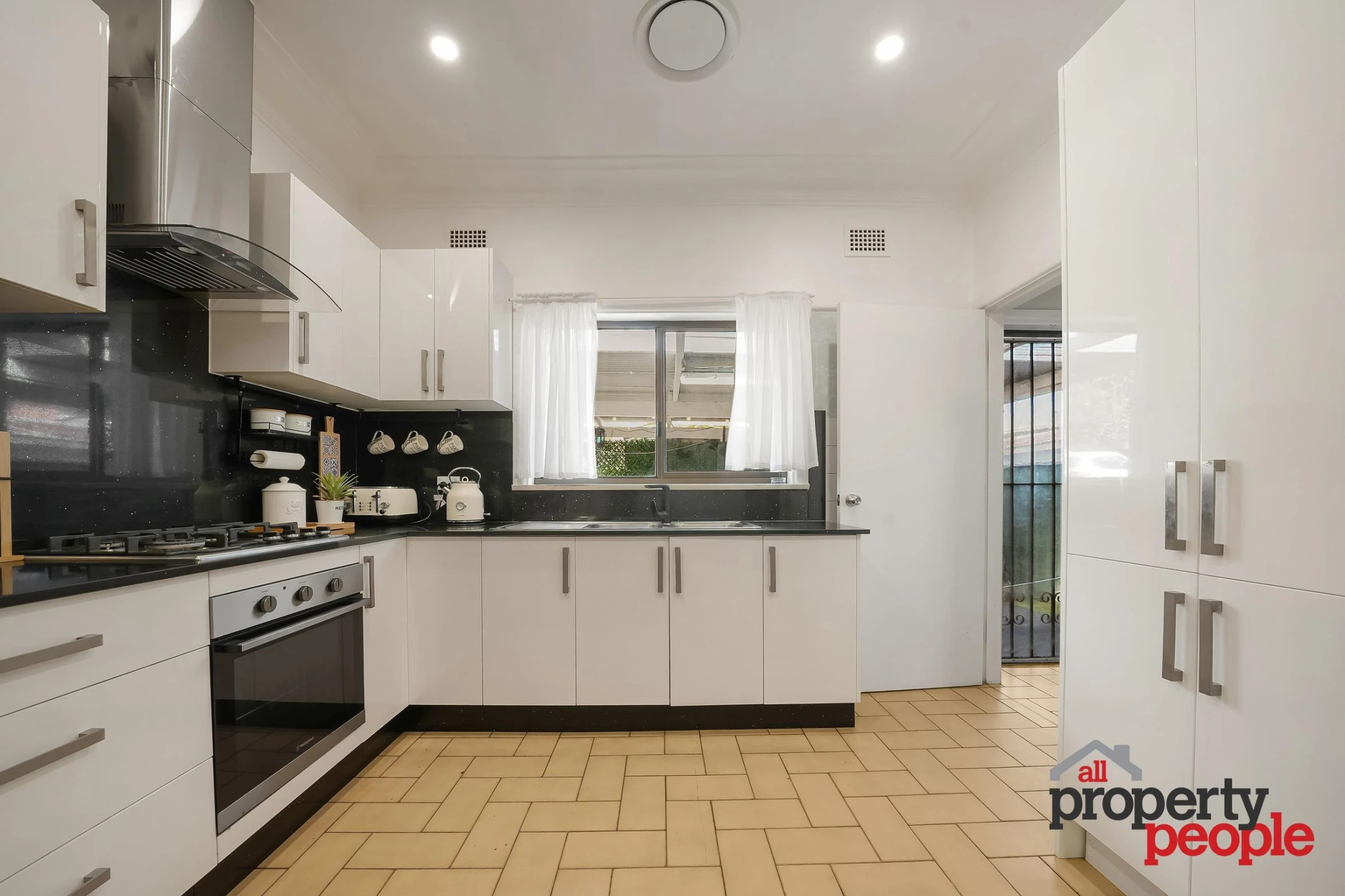 140 Meadows Road, Mount Pritchard NSW 2170, Mount Pritchard - Thumbnail 4