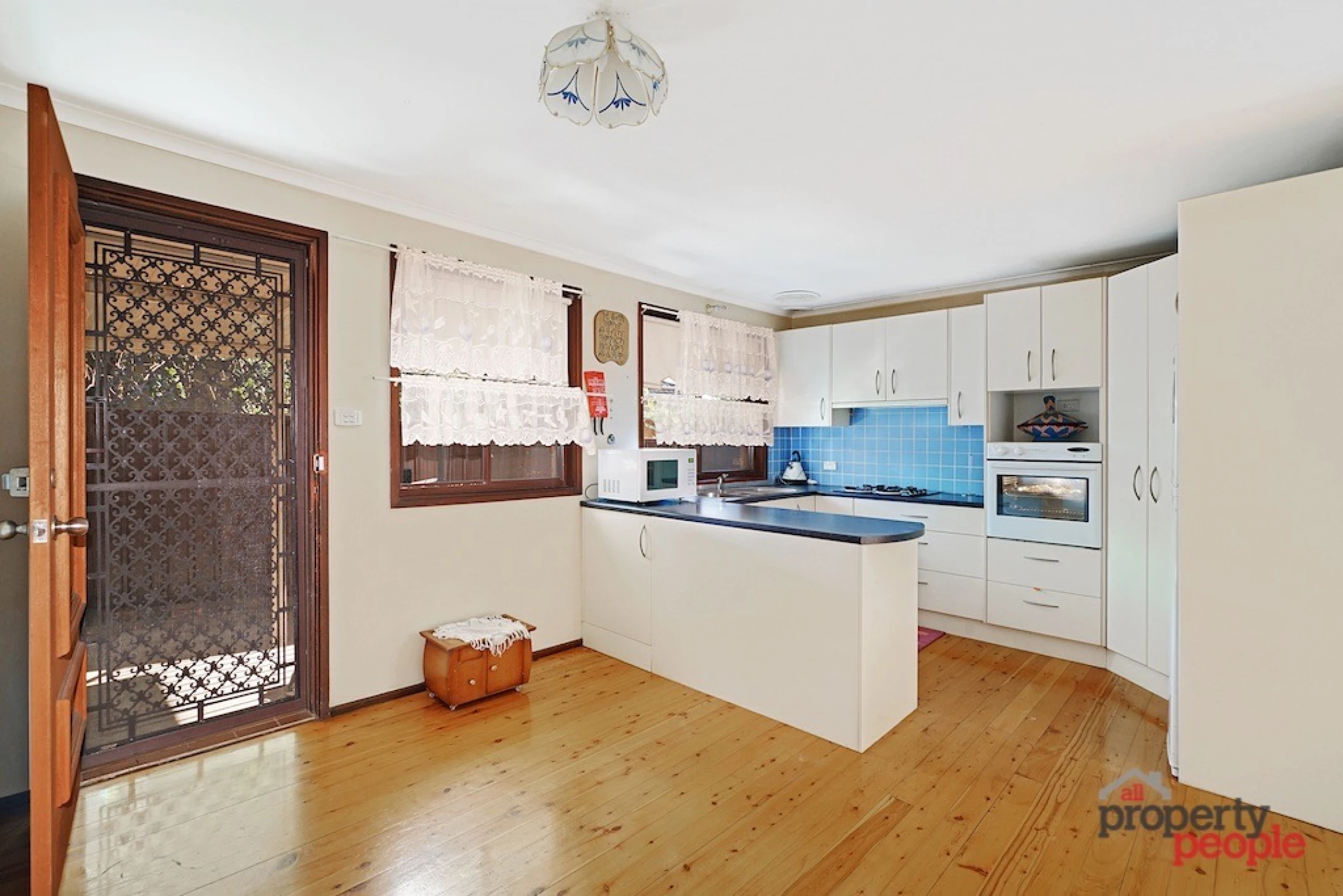 9 Bensley Road, Macquarie Fields NSW 2564, Macquarie Fields - Thumbnail 2