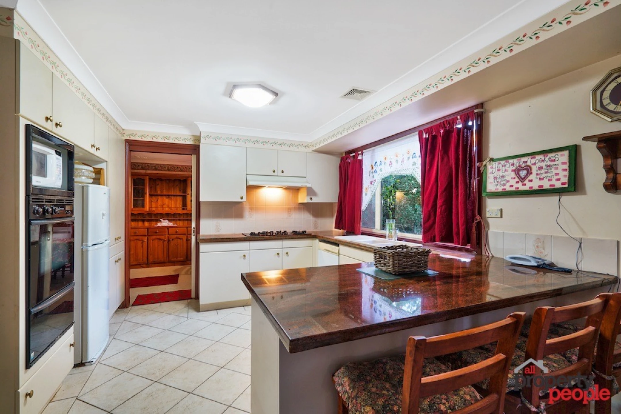33 Cyclamen Place, Macquarie Fields NSW 2564, Macquarie Fields - Thumbnail 2