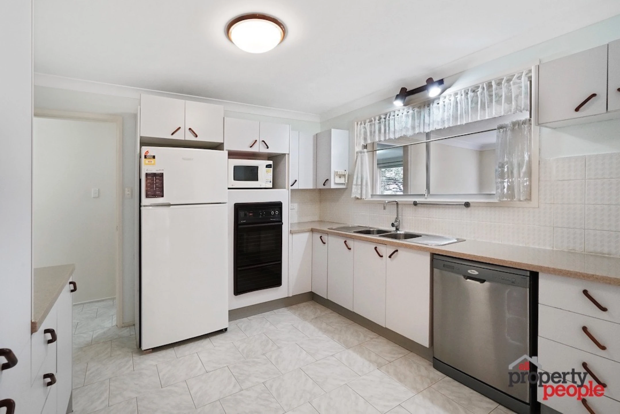 20 Fuchsia Crescent, Macquarie Fields NSW 2564, Macquarie Fields - Thumbnail 2