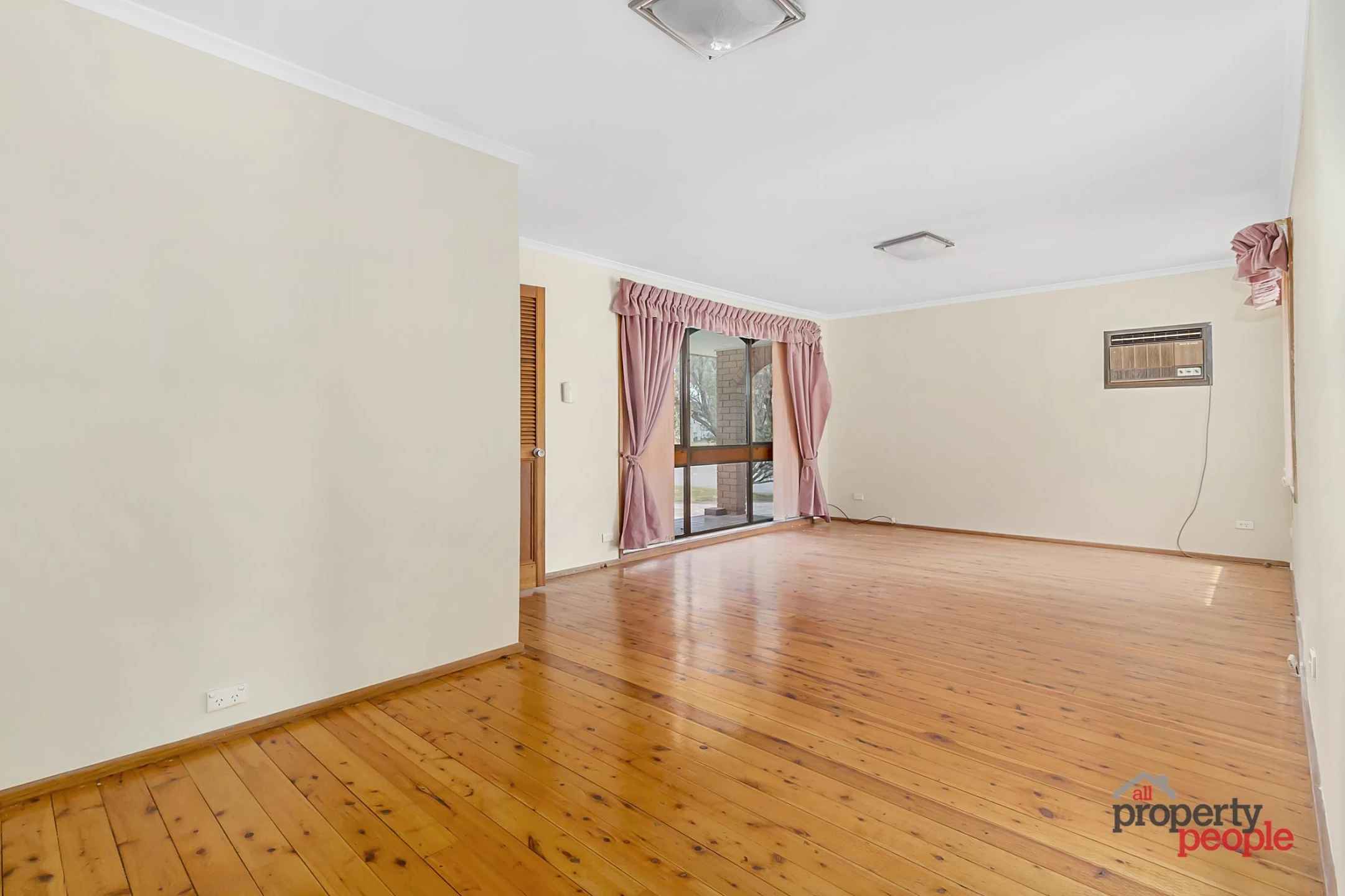 149 Harrow Road, Glenfield NSW 2167, Glenfield - Thumbnail 2