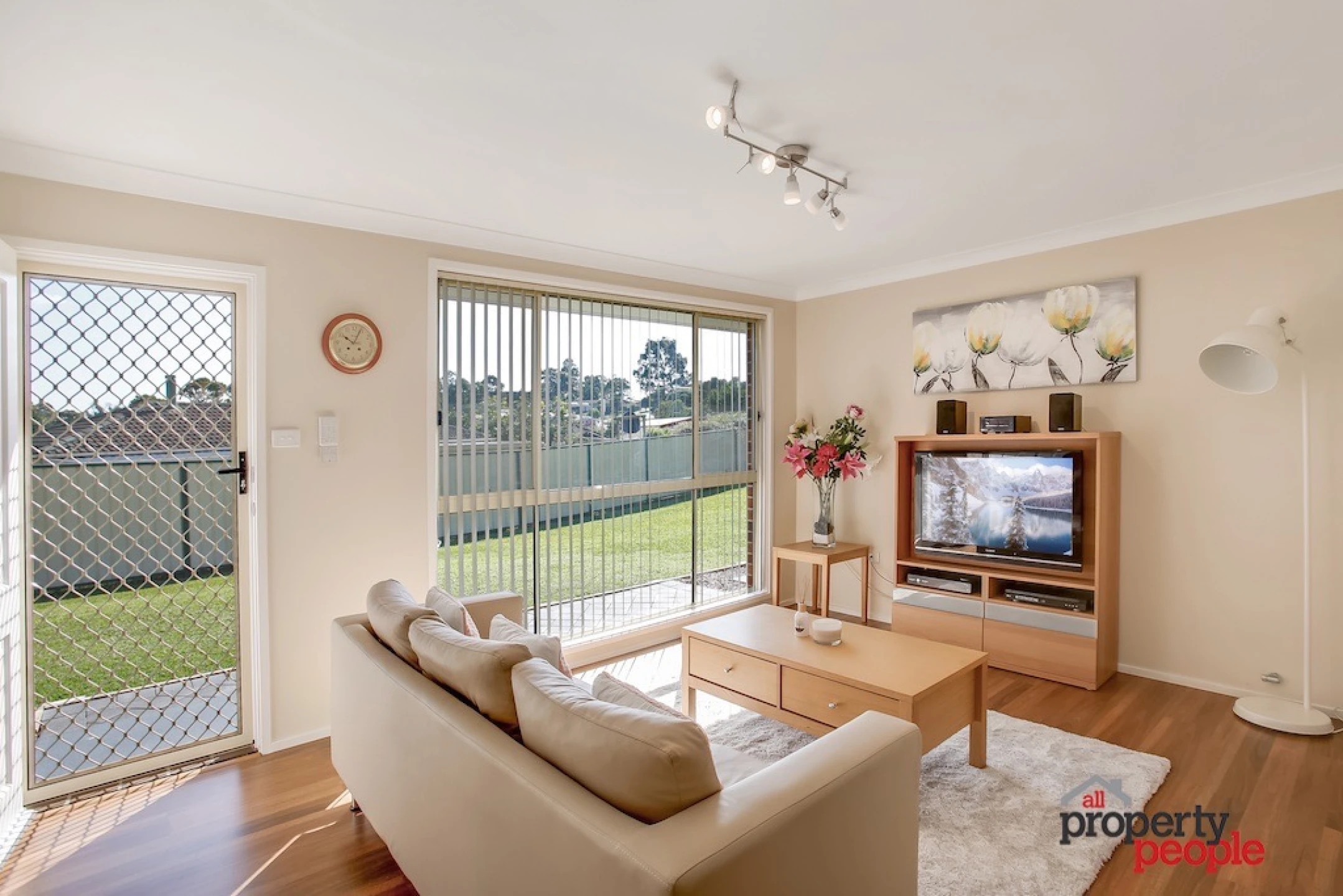7 Peerless Close, Ingleburn NSW 2565, Ingleburn - Thumbnail 2