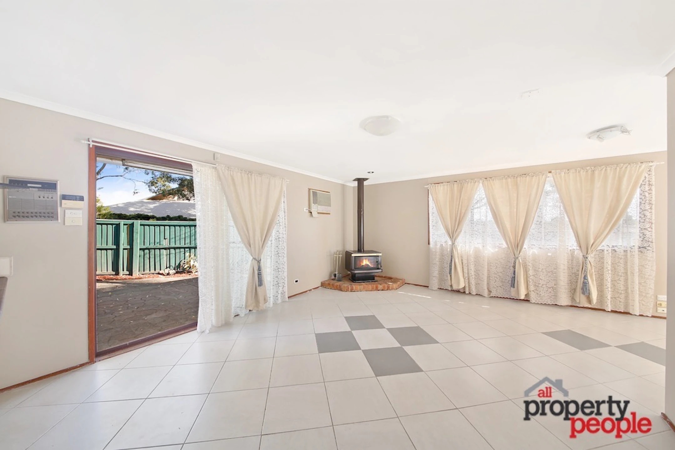 50 Lagonda Drive, Ingleburn NSW 2565, Ingleburn - Thumbnail 5
