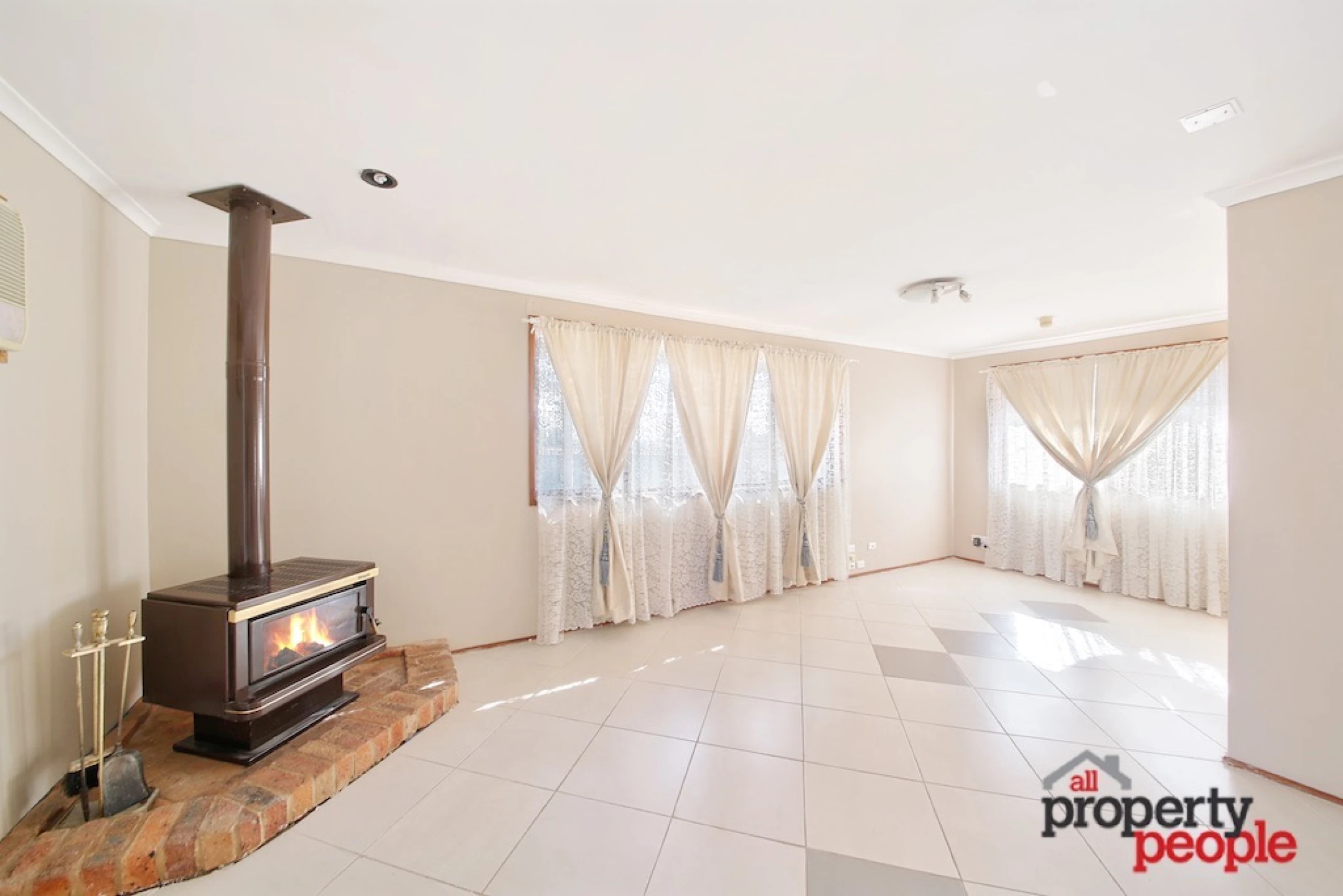 50 Lagonda Drive, Ingleburn NSW 2565, Ingleburn - Thumbnail 3
