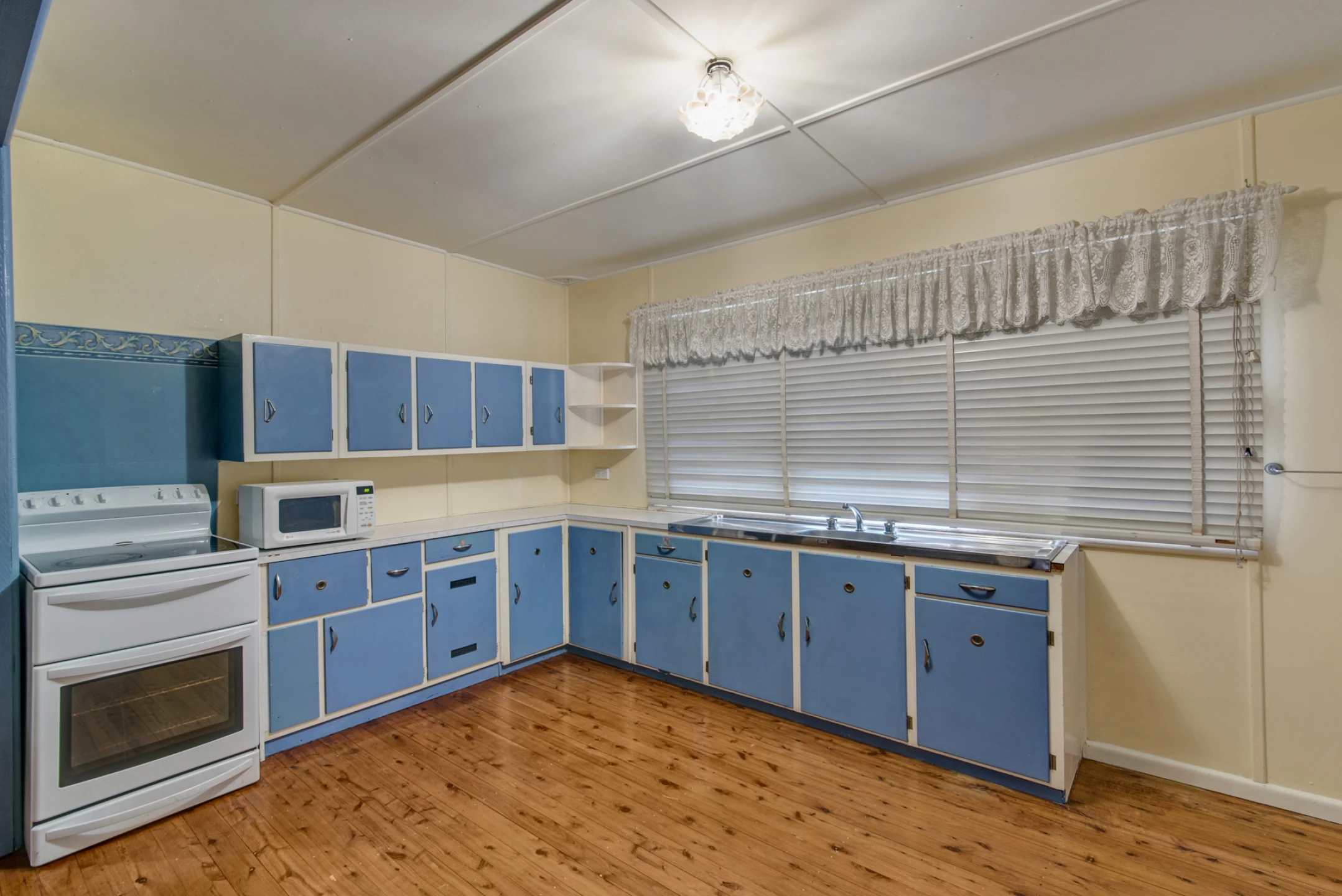 44 Brenda Street, Ingleburn NSW 2565, Ingleburn - Thumbnail 2