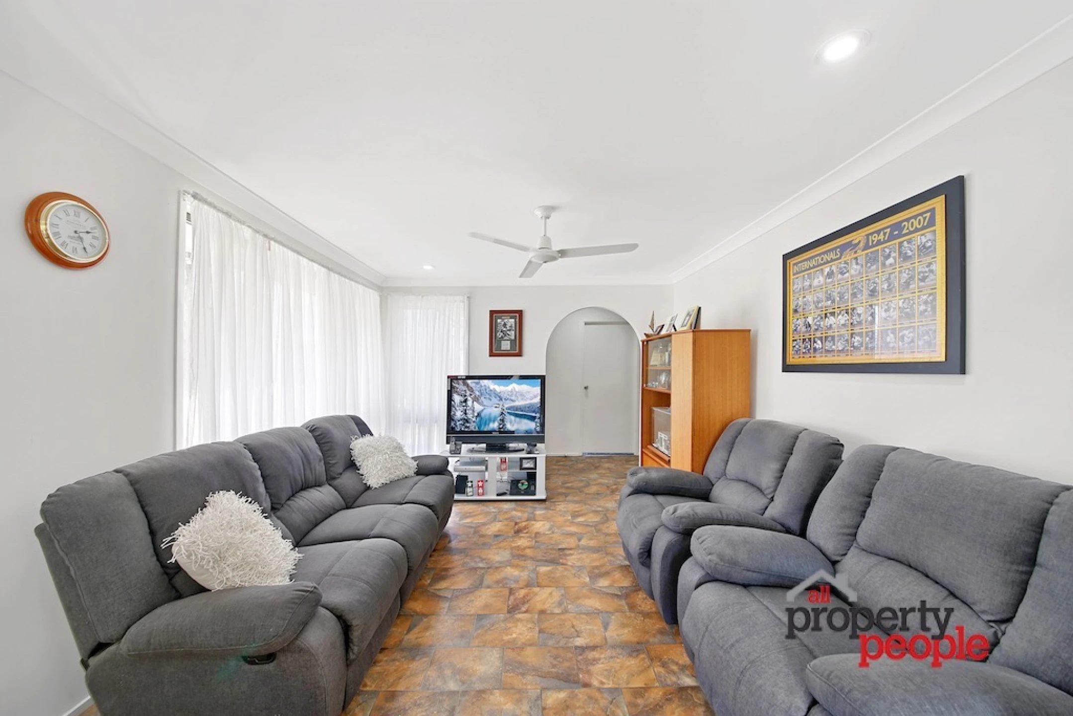24 Gentian Avenue, Macquarie Fields NSW 2564, Macquarie Fields - Thumbnail 2
