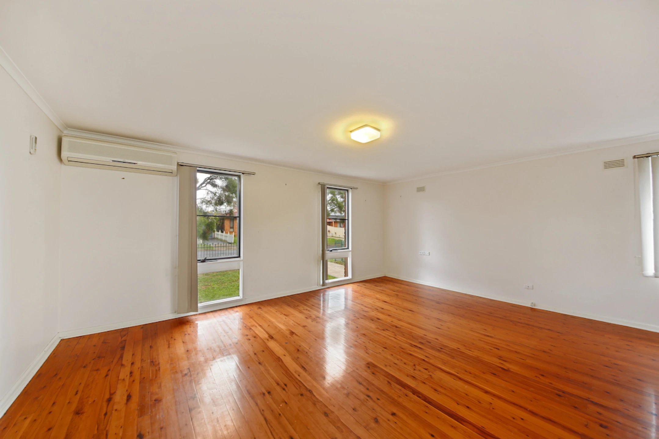 6 Pardalote Street, Ingleburn NSW 2565, Ingleburn - Thumbnail 3