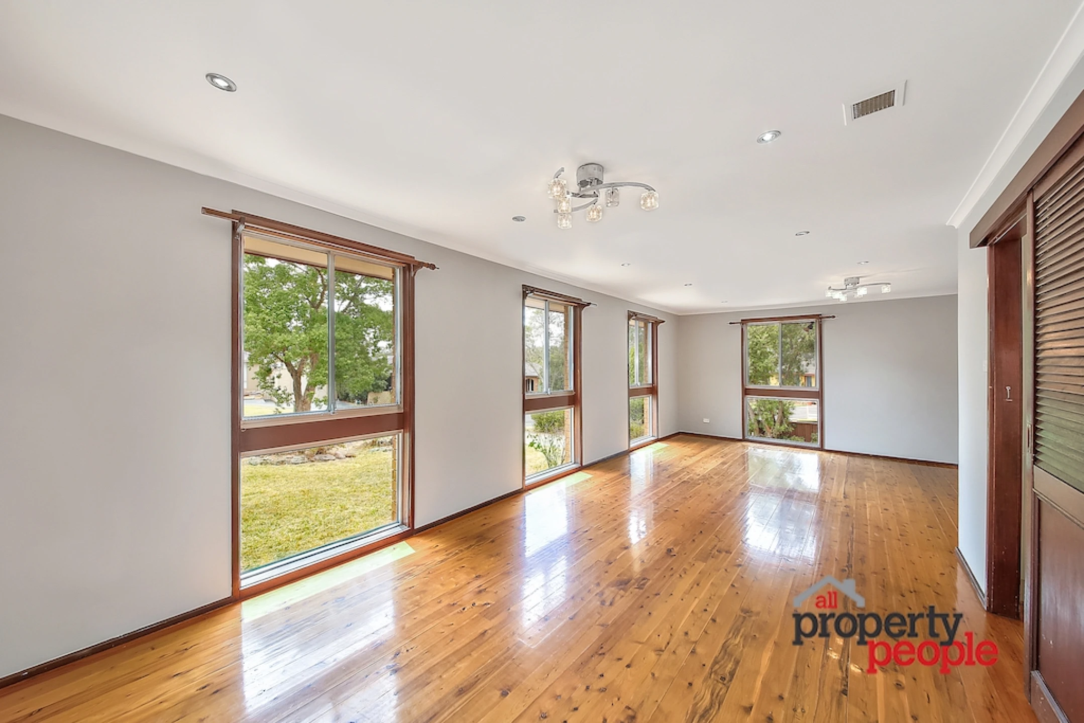 8 Singer Place, Ingleburn NSW 2565, Ingleburn - Thumbnail 3