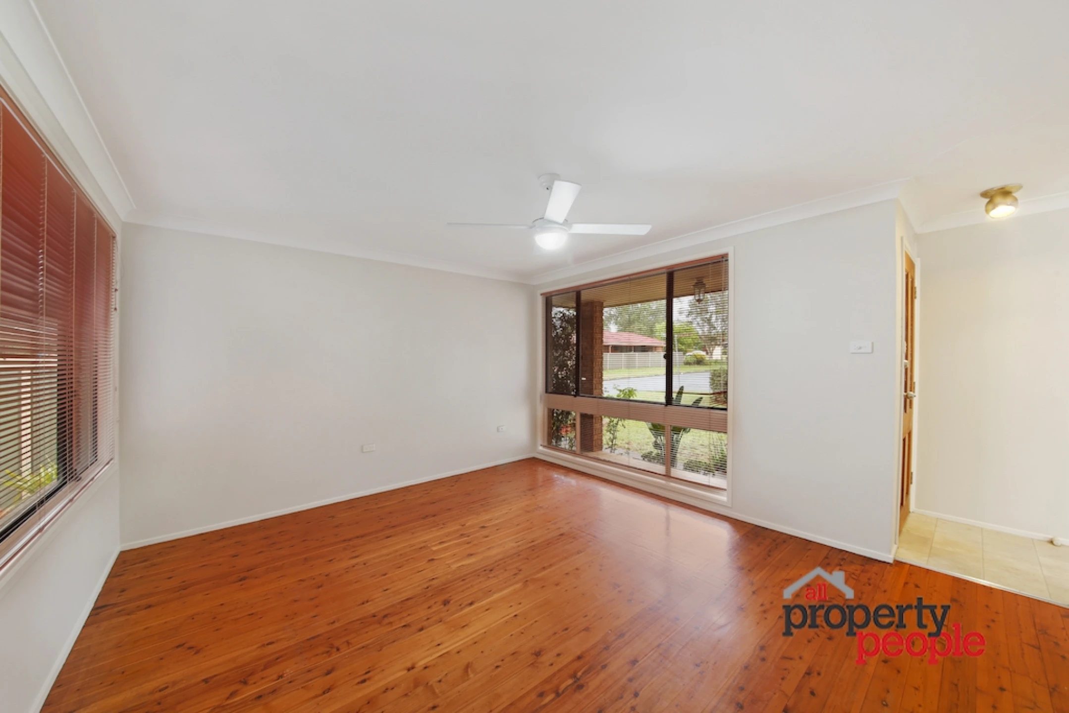2 Hyacinth Avenue, Macquarie Fields NSW 2564, Macquarie Fields - Thumbnail 2