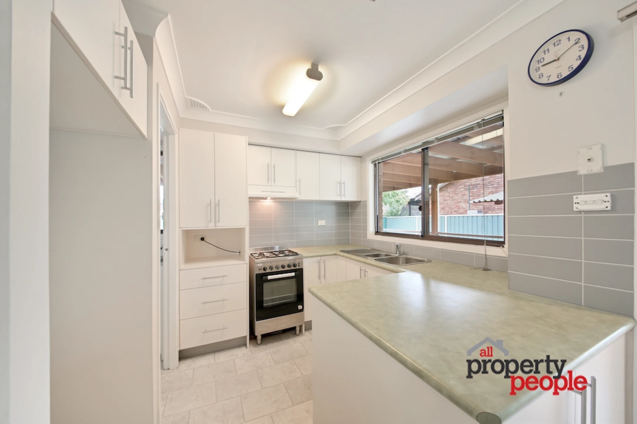 2 Hyacinth Avenue, Macquarie Fields NSW 2564, Macquarie Fields - Thumbnail 3